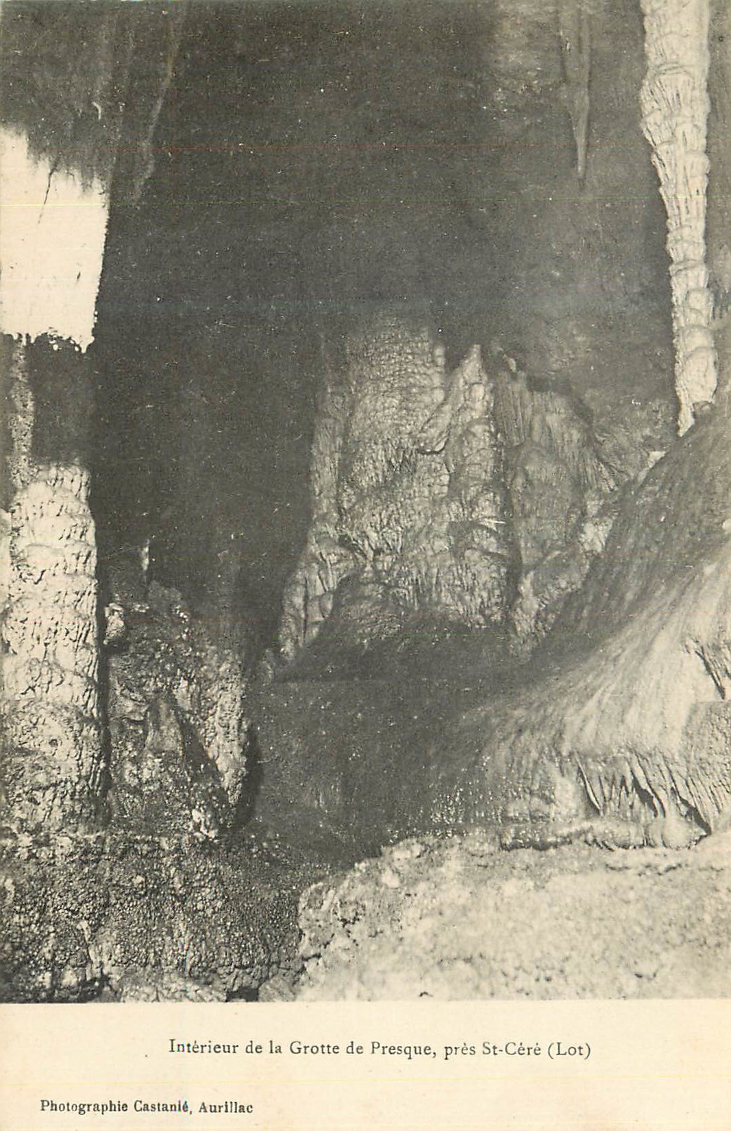 Intérieur de la Grotte de Presque, près St-Céré (Lot) — Photographie Castanlé, Aurillac