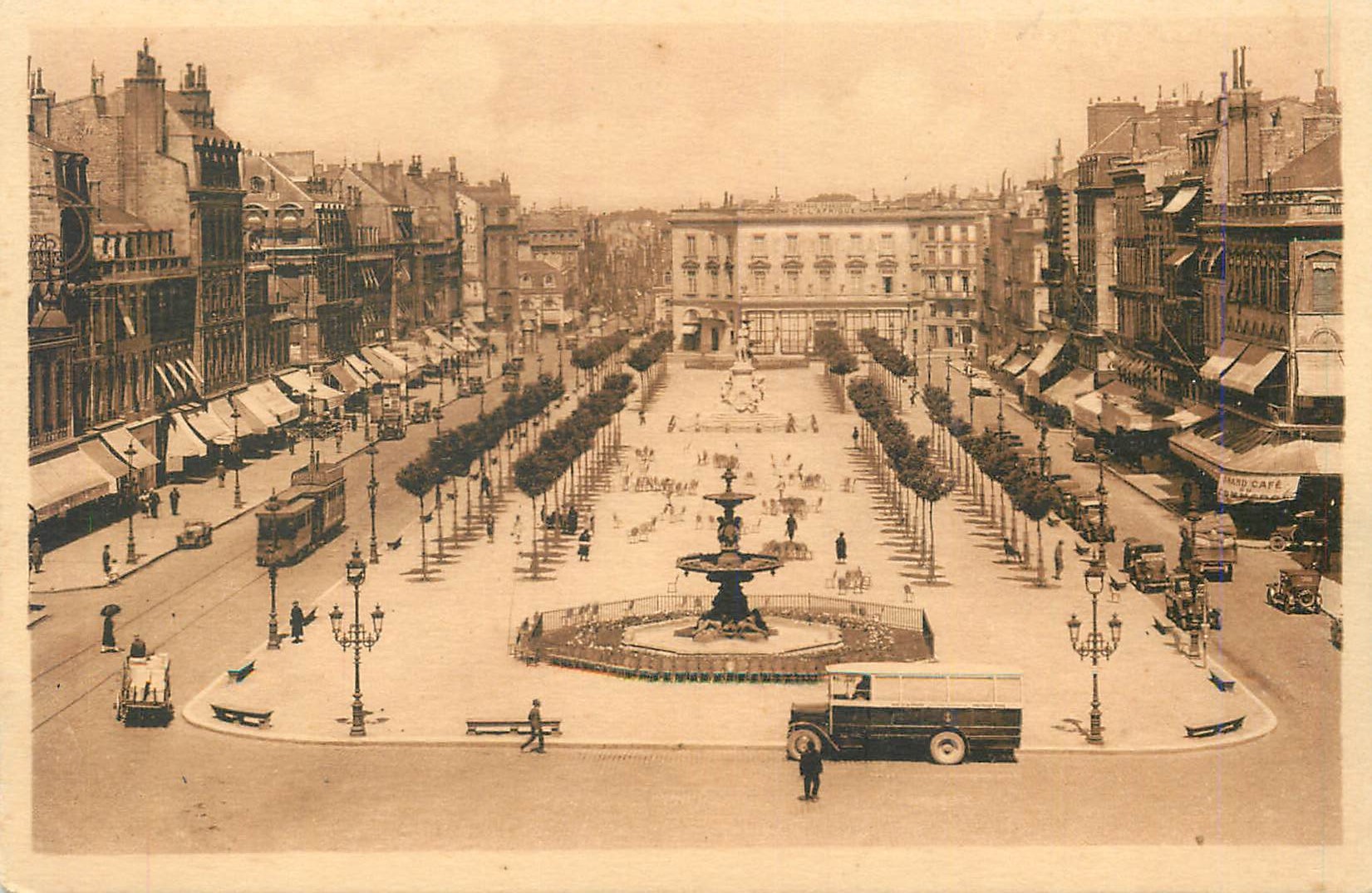 Place de la République — Paris — éditeur non visible