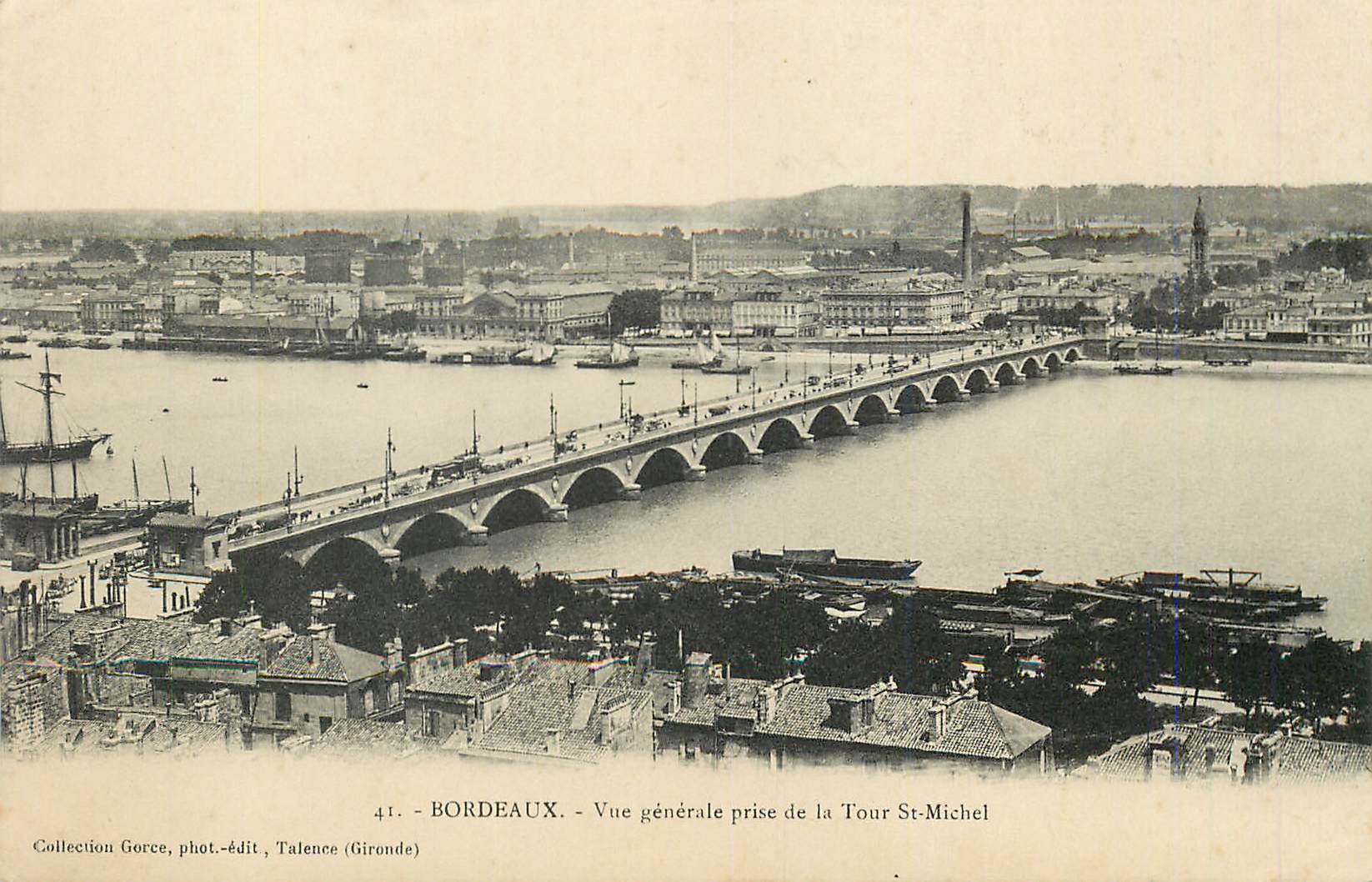 CPA Bordeaux Vue Generale prise de la Tour St Michel