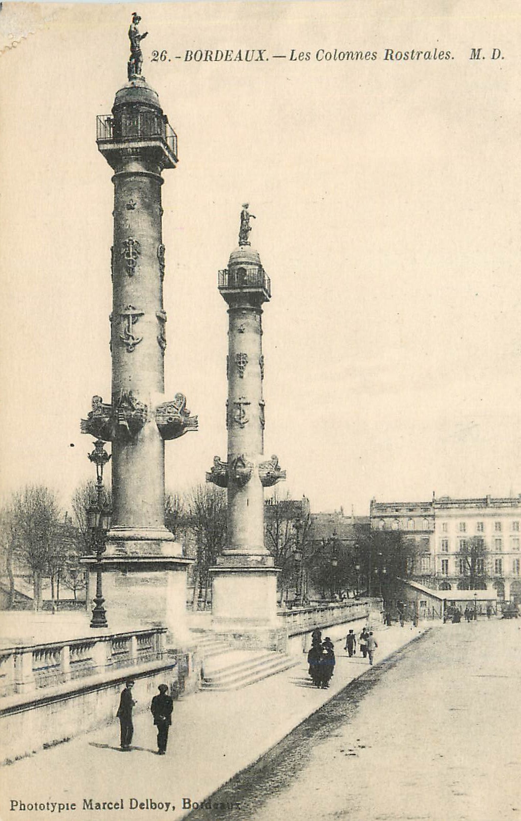 Bordeaux — Les Colonnes Rostrales — Phototypie Marcel Delboy, Bordeaux