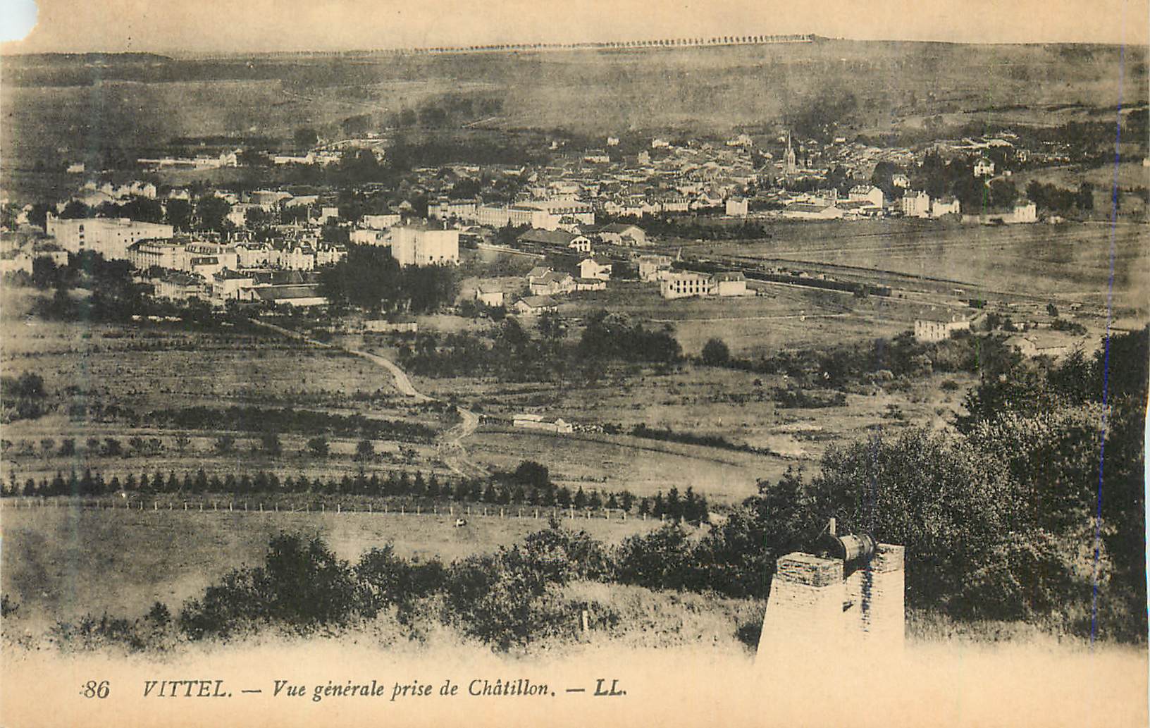 CPA Vittel Vue Generale prise de Chatillon