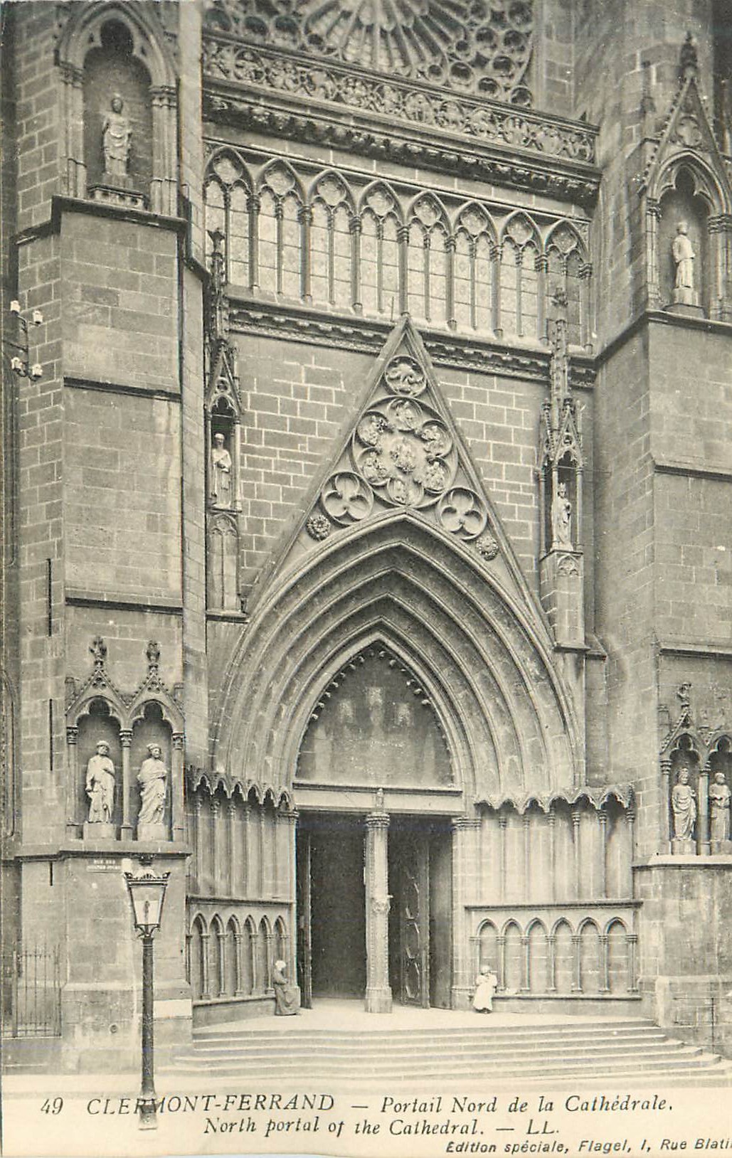 CPA Clermont Ferrand Portail Nord de la Cathedrale