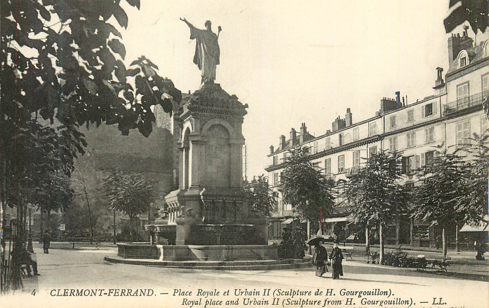 CPA Clermont Ferrand Place Royale et Urbain II