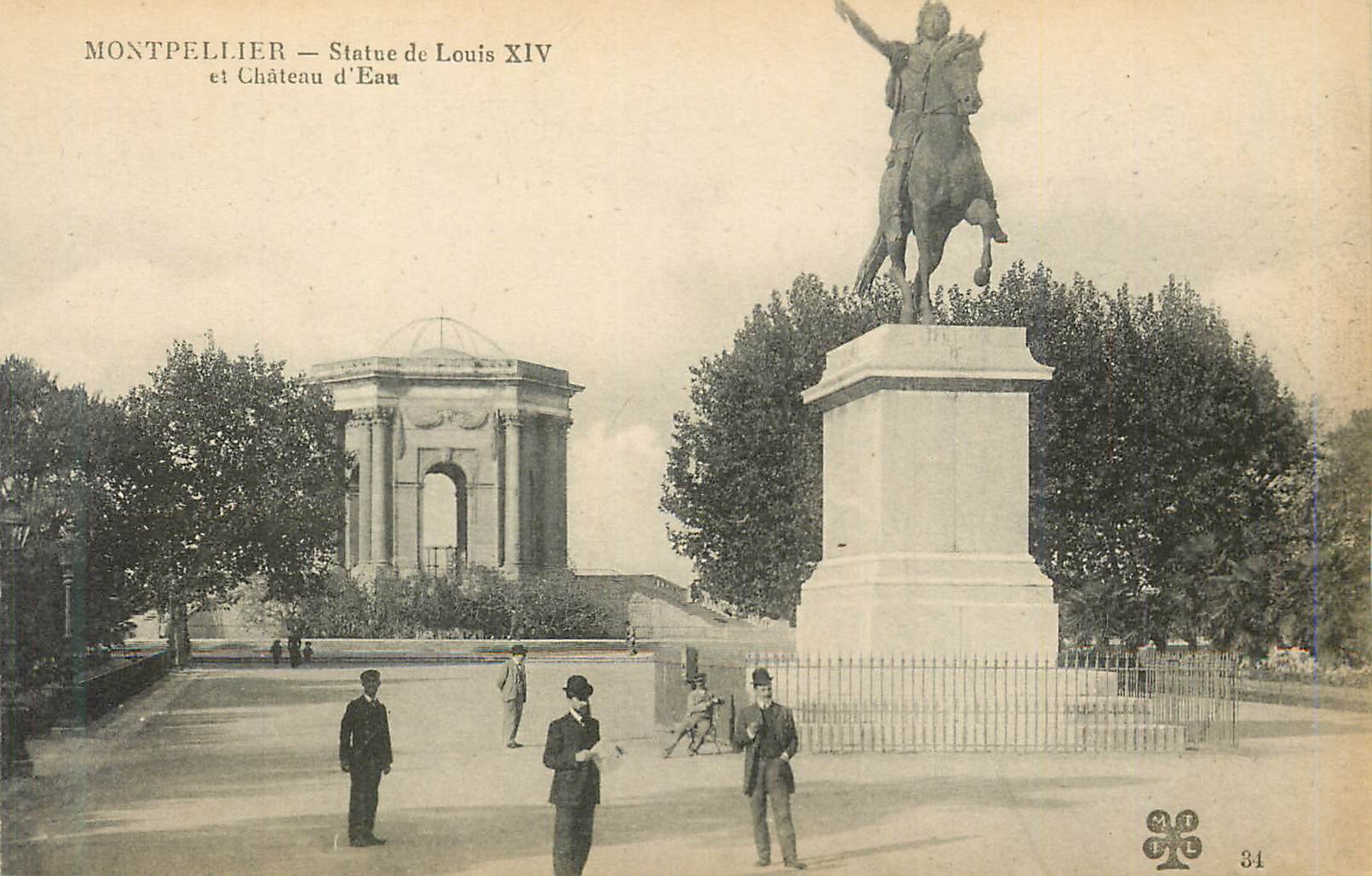 CPA Montpellier Statue de Louis XIV
