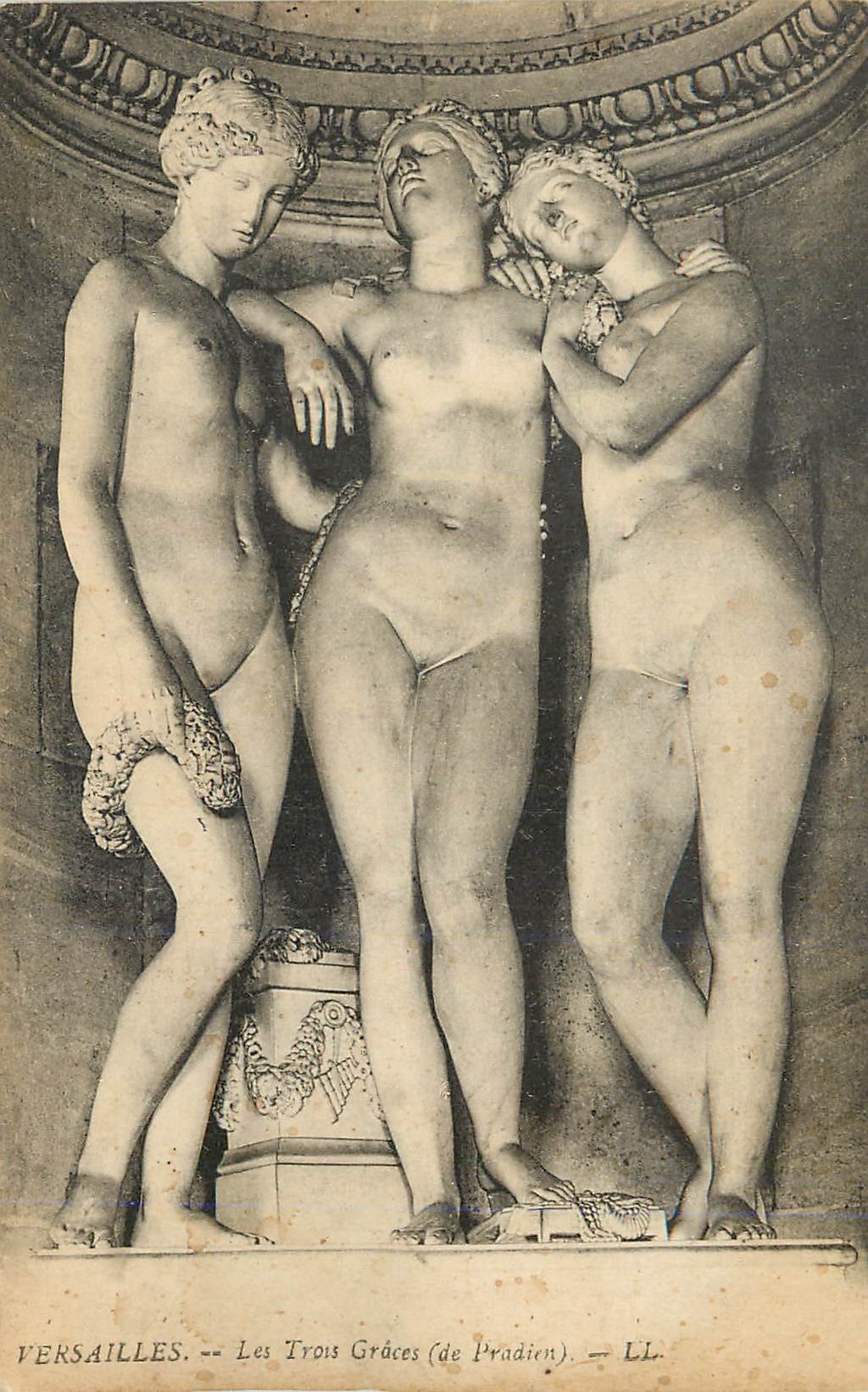 Versailles — Les Trois Grâces (de Pradier) — LL