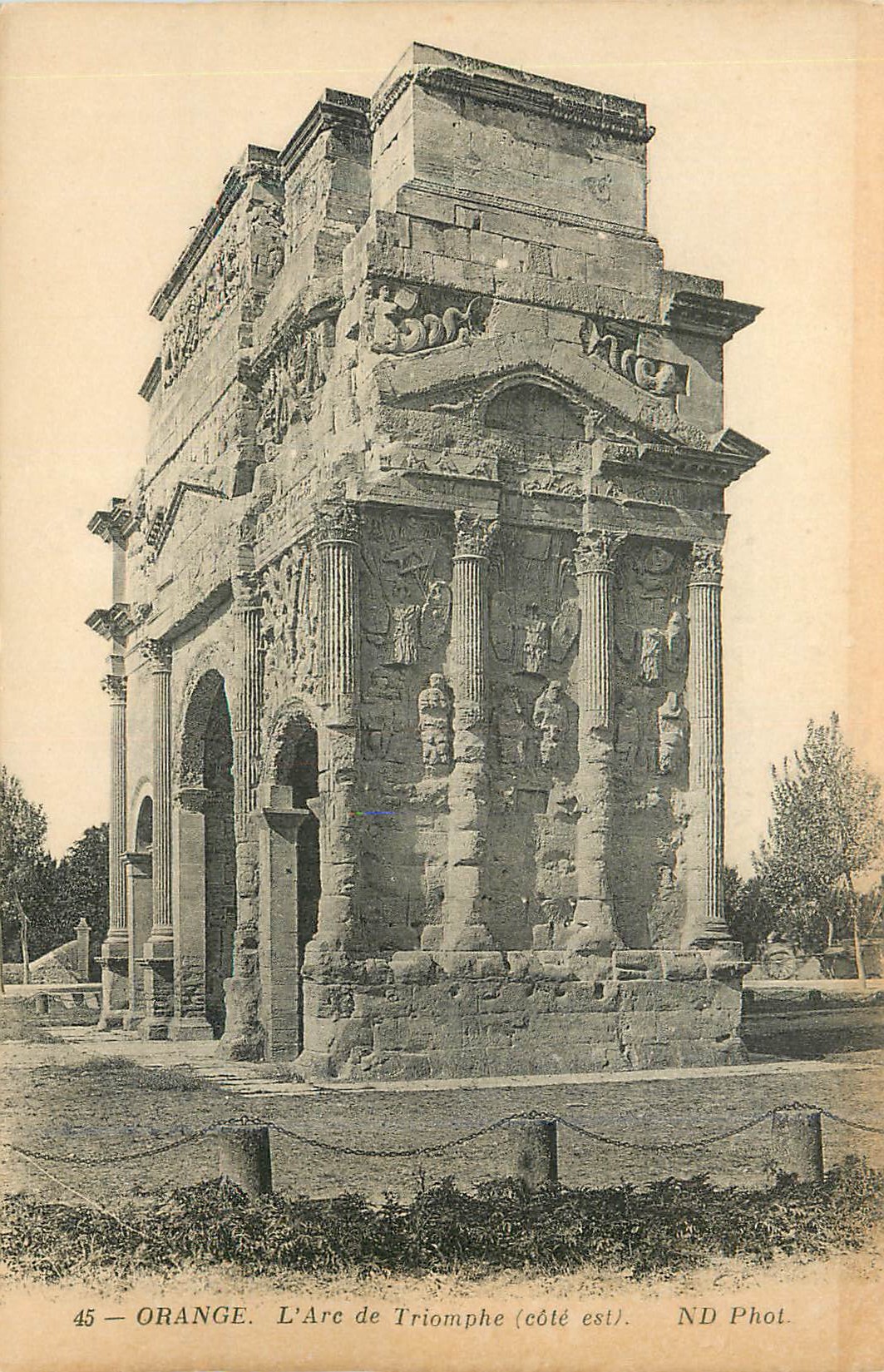 CPA Orange l'Arc de Triomphe (Cote Est)