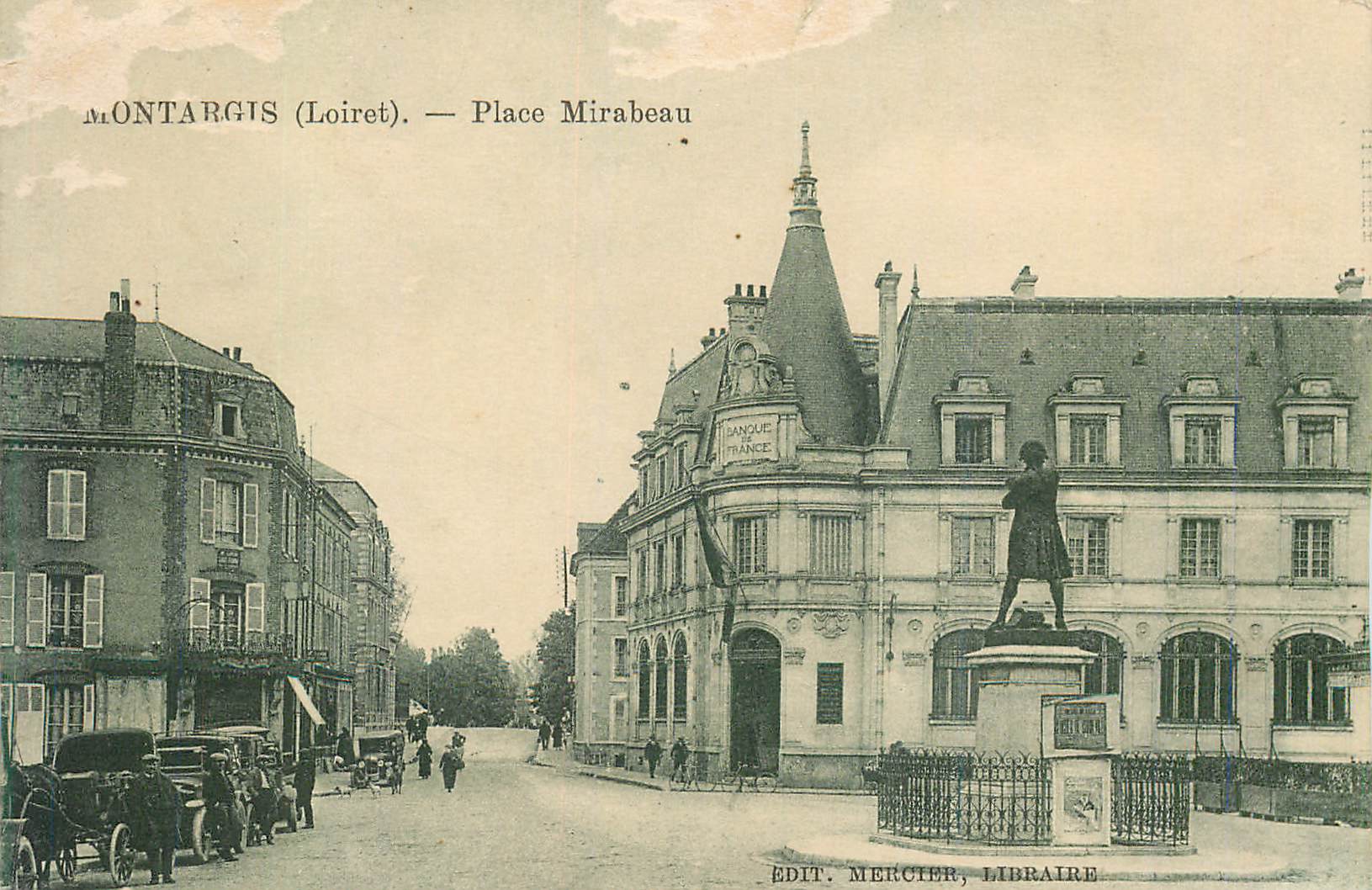 CPA Montargis (Loiret) Place Mirabeau