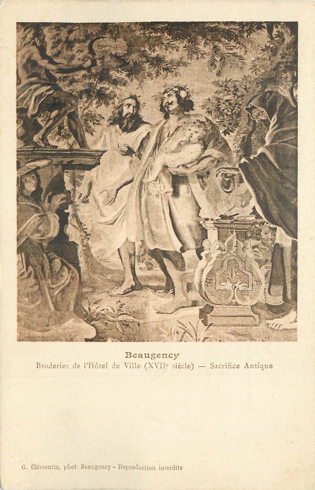 CPA Beaugency Broderies de l'Hotel de Ville (XVIIe siecle) Sacrifice Antique