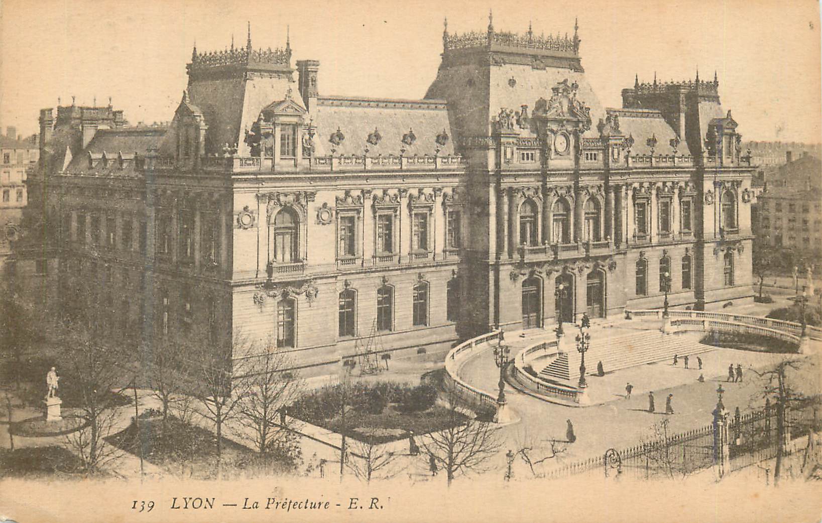 CPA Lyon la Prefecture
