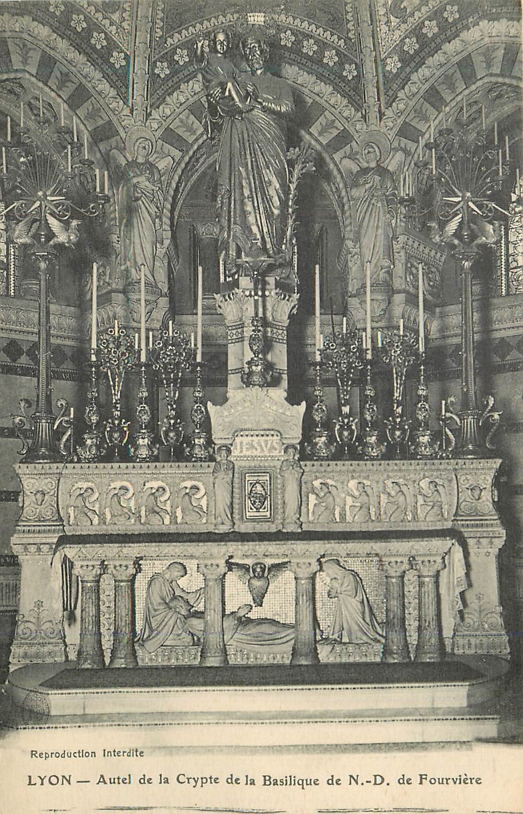 CPA Lyon Autel de la Crypte de la Basilique de N D de Fourviere