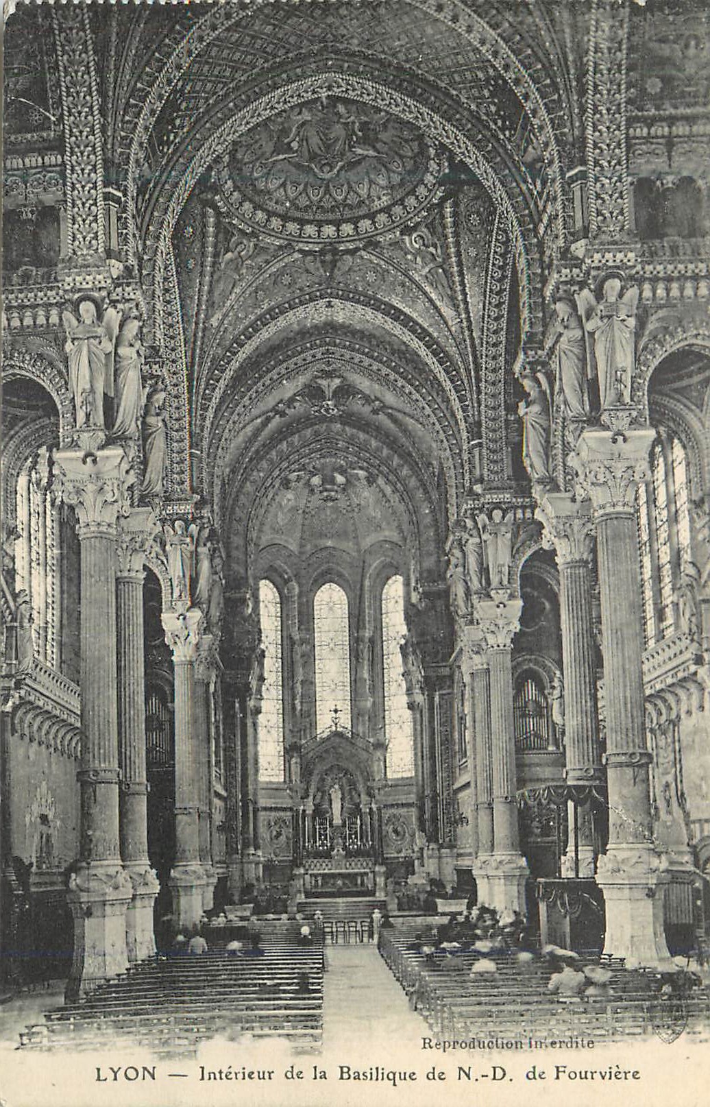 CPA Lyon Interieur de la Basilique de N D de Fourviere
