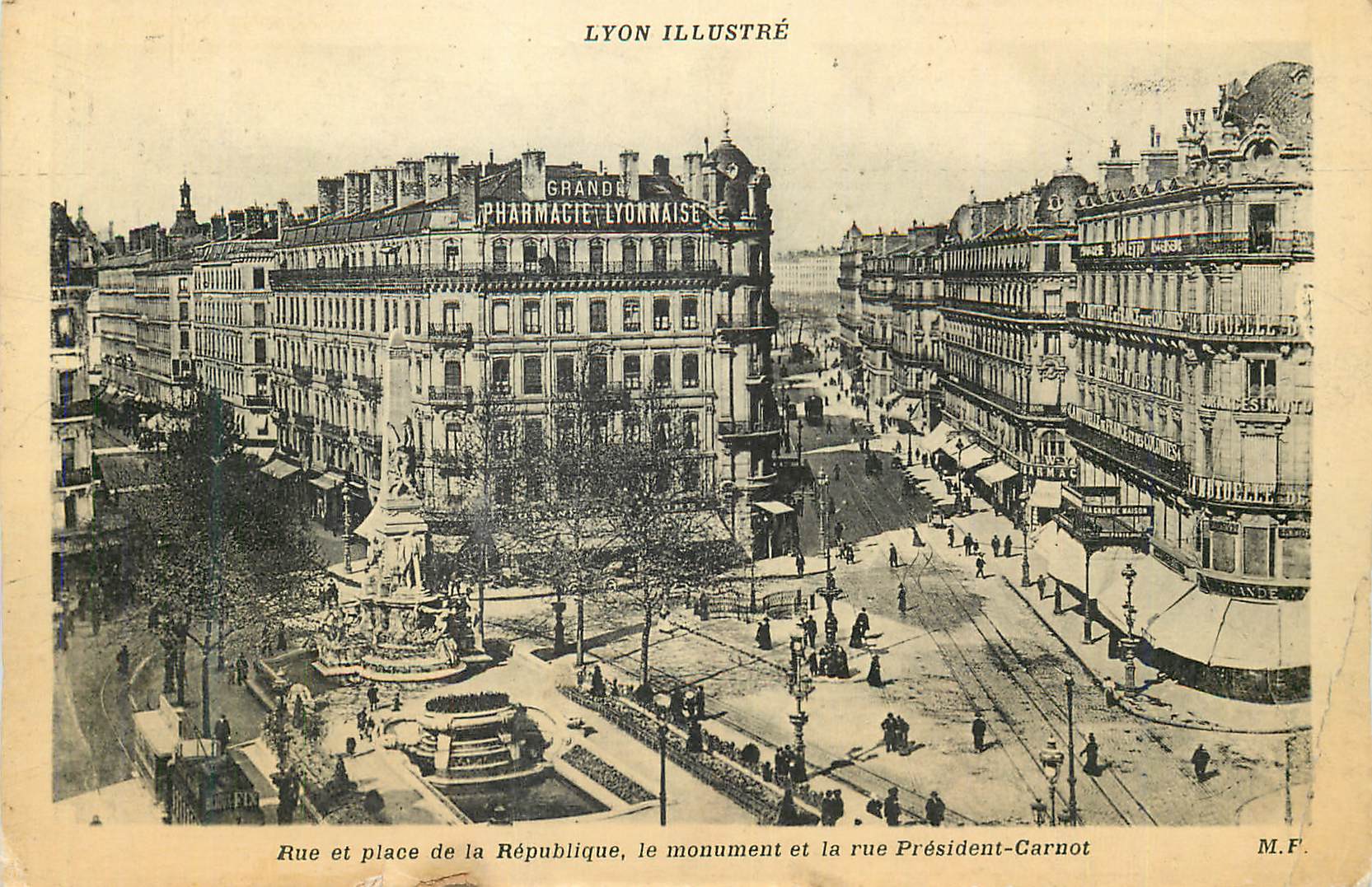 CPA Lyon Illustre Rue et Place de la Republique