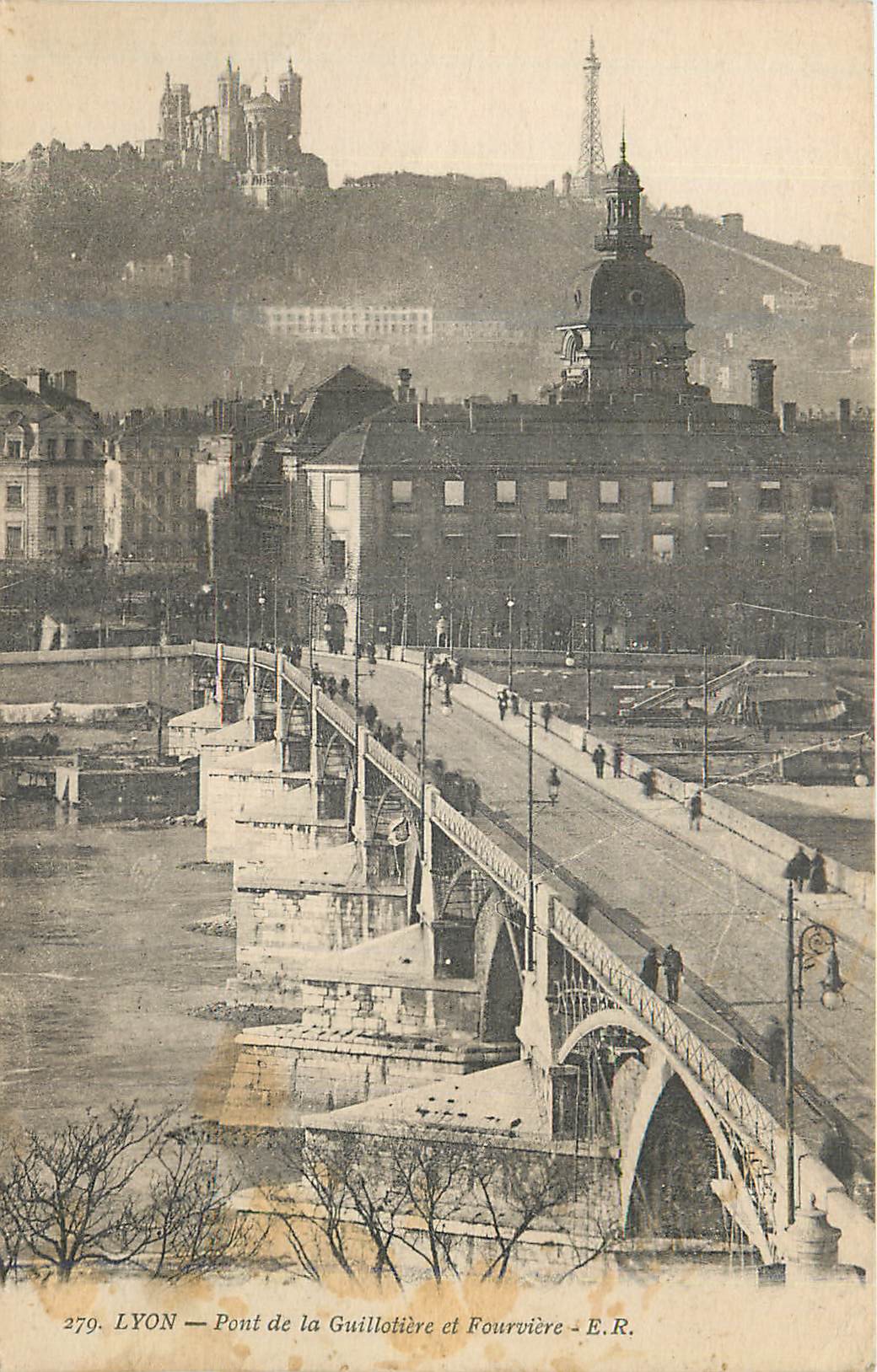 CPA Lyon Pont de la Guillotiere et Fourviere