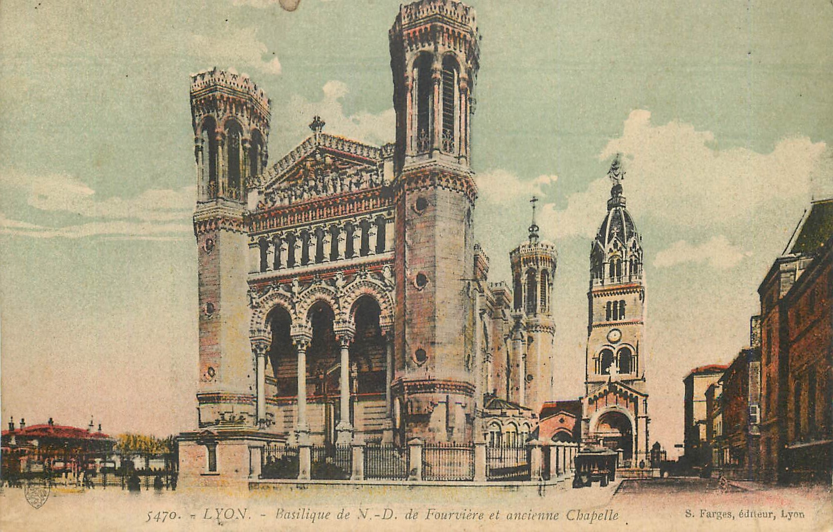 CPA Lyon Basilique de n D de Fourviere et Ancienne Chapelle