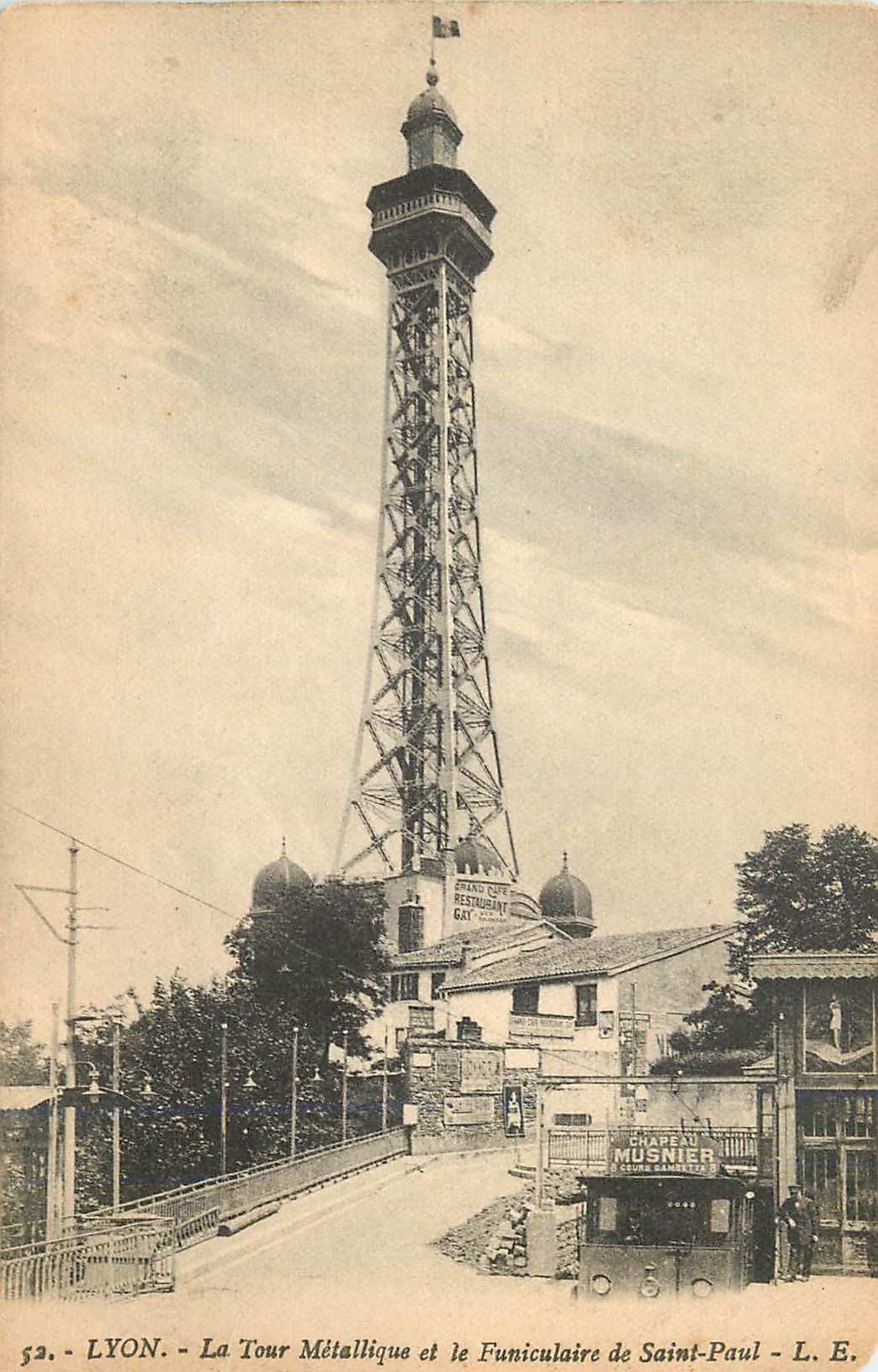 CPA Lyon la Tour Metallique et le Funiculaire de Saint Paul Tramway Chapeau Musnier