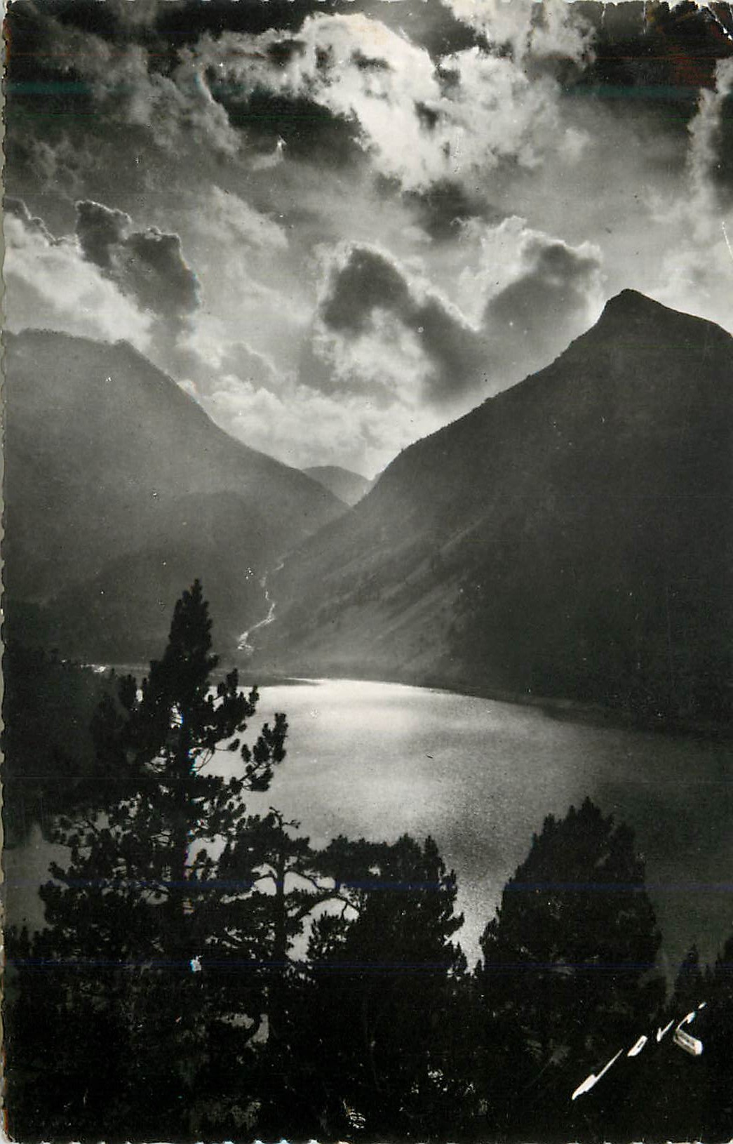 CPM Pau (B P) Vallee d'Aure (H P) Toute la France Crepuscule sur le lac d'Oredon