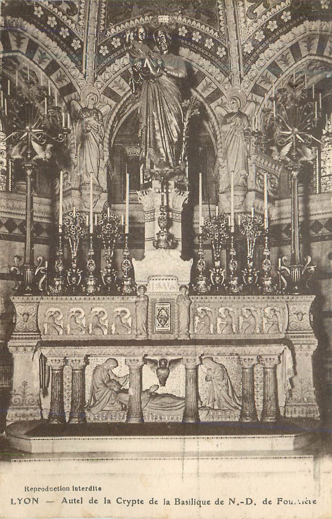 CPA Lyon Autel de la Crypte de la Basilique de N D de Fourviere
