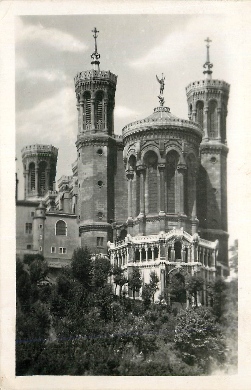 CPM Lyon Les Tours de Notre Dame de Fourviere