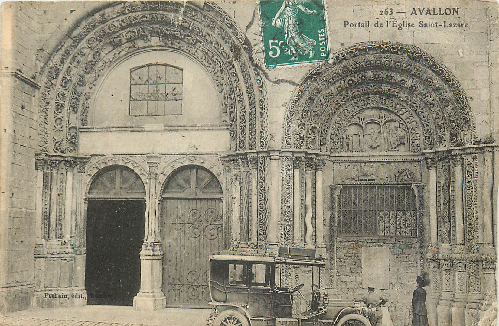 CPA Avallon Portail de l'Eglise Saint Lazare Automobile