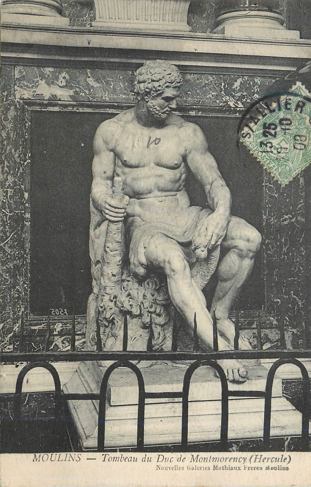 CPA Moulins Tombeau du Duc de Montmorency (Hercule)