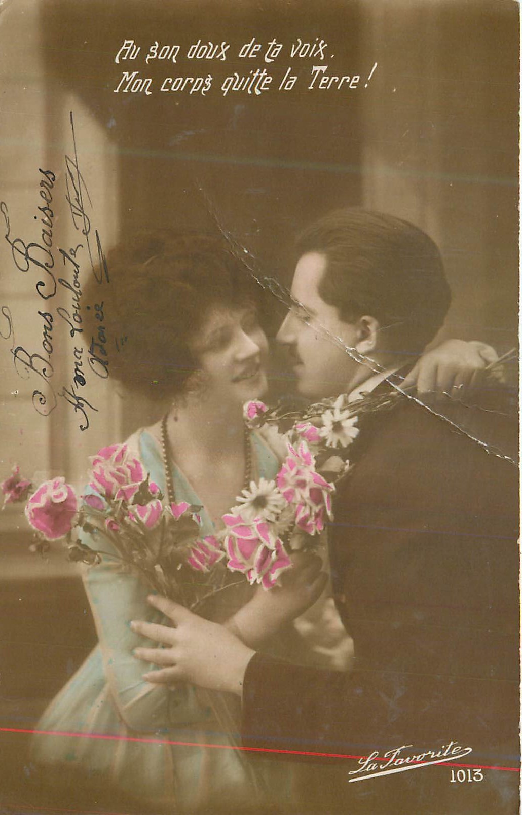 Couple enlacé — scène romantique — La Favorite 1013