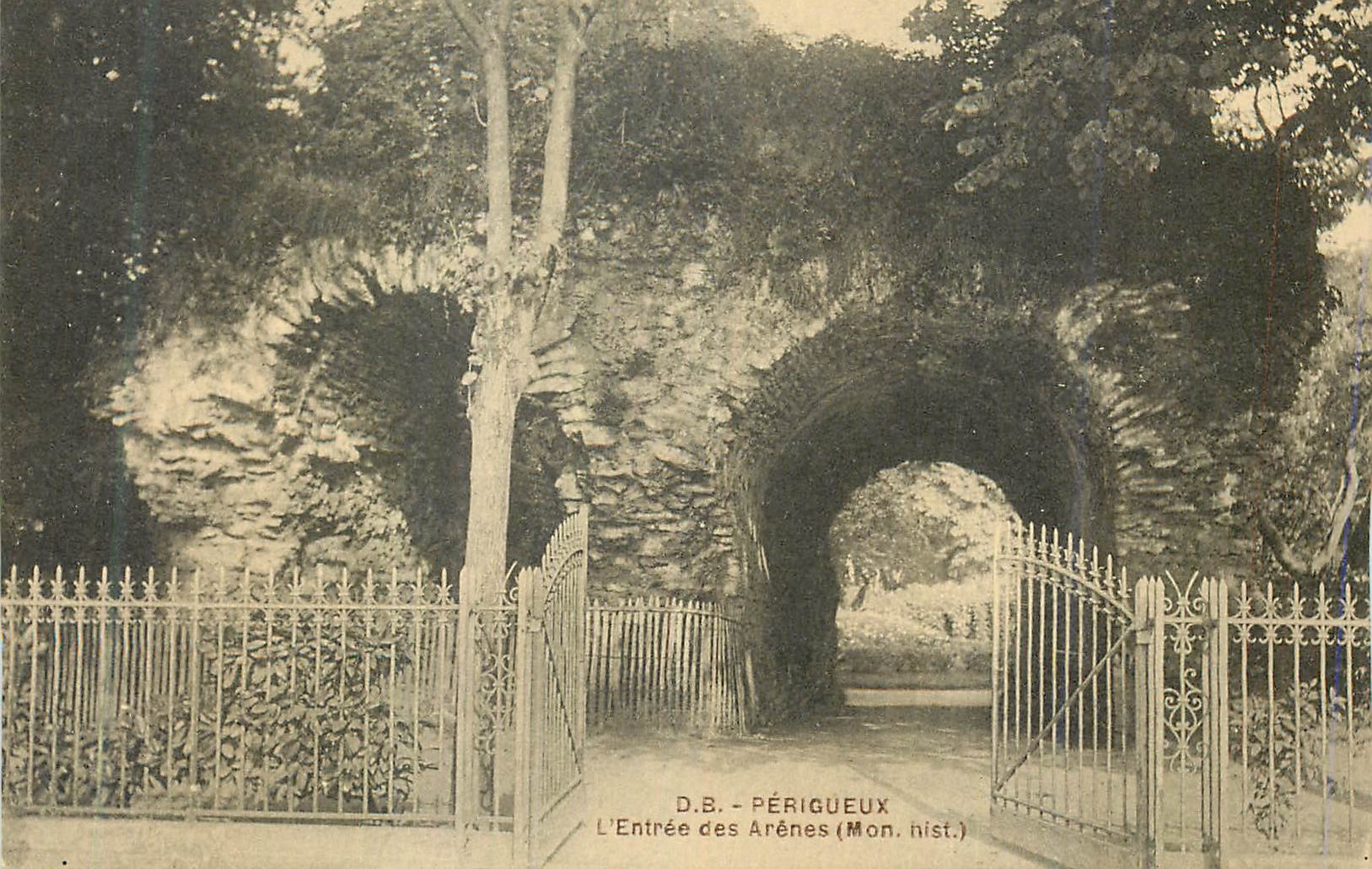 CPA Perigueux L'Entree des Arenes (Mon Hist)