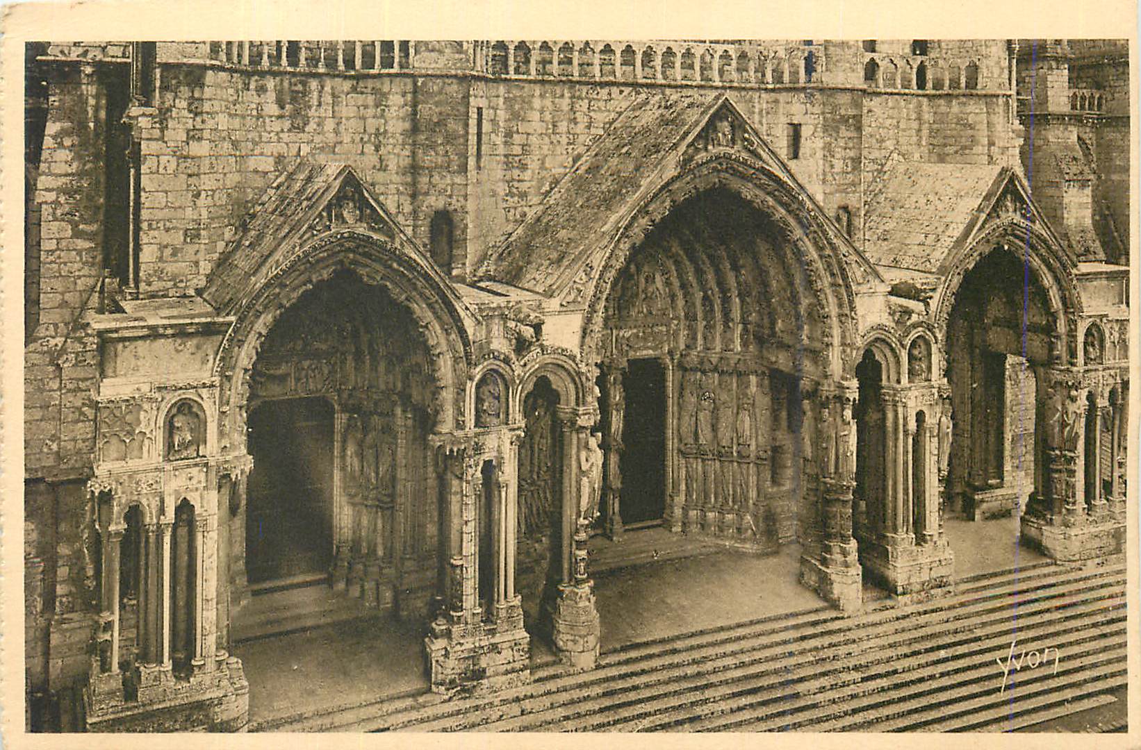 CPA Chartres La Douce France Le Portail Nord