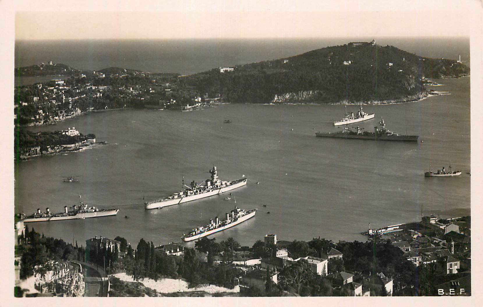 CPM Villefranche sur Mer L'Escadre en Rade et le Cap Ferrat Bateaux