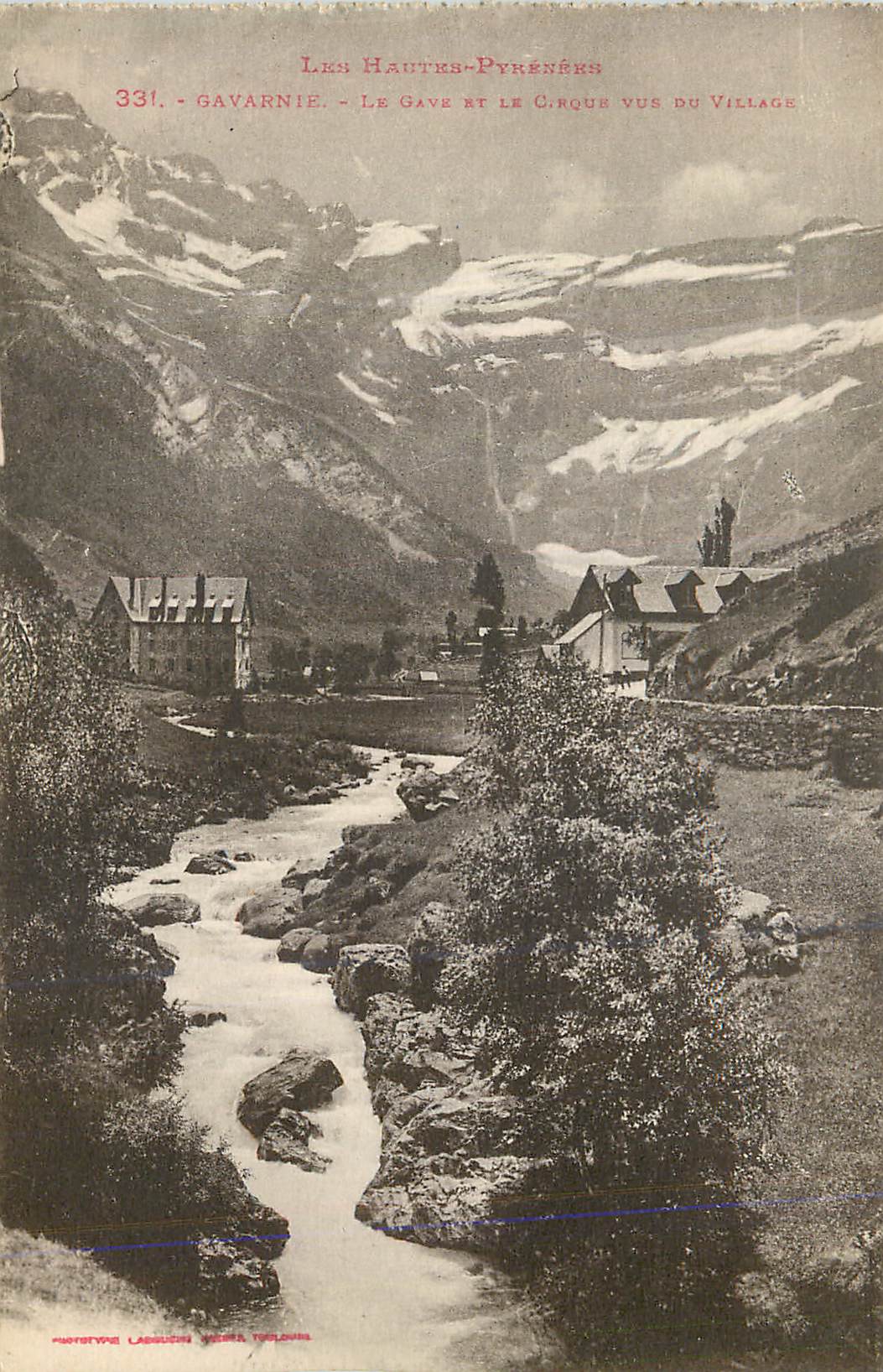 Gavarnie — Le Gave et le Cirque vus du village — Les Hautes-Pyrénées