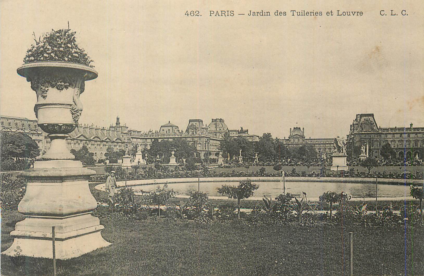 CPA Paris Jardin des Tuileries et Louvre