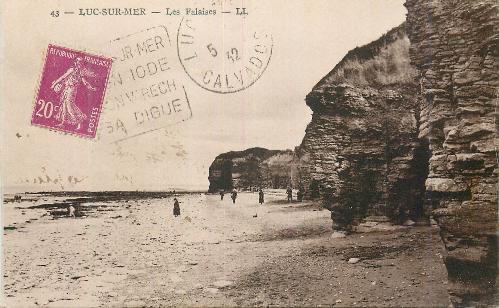 CPA Luc sur Mer Les Falaises