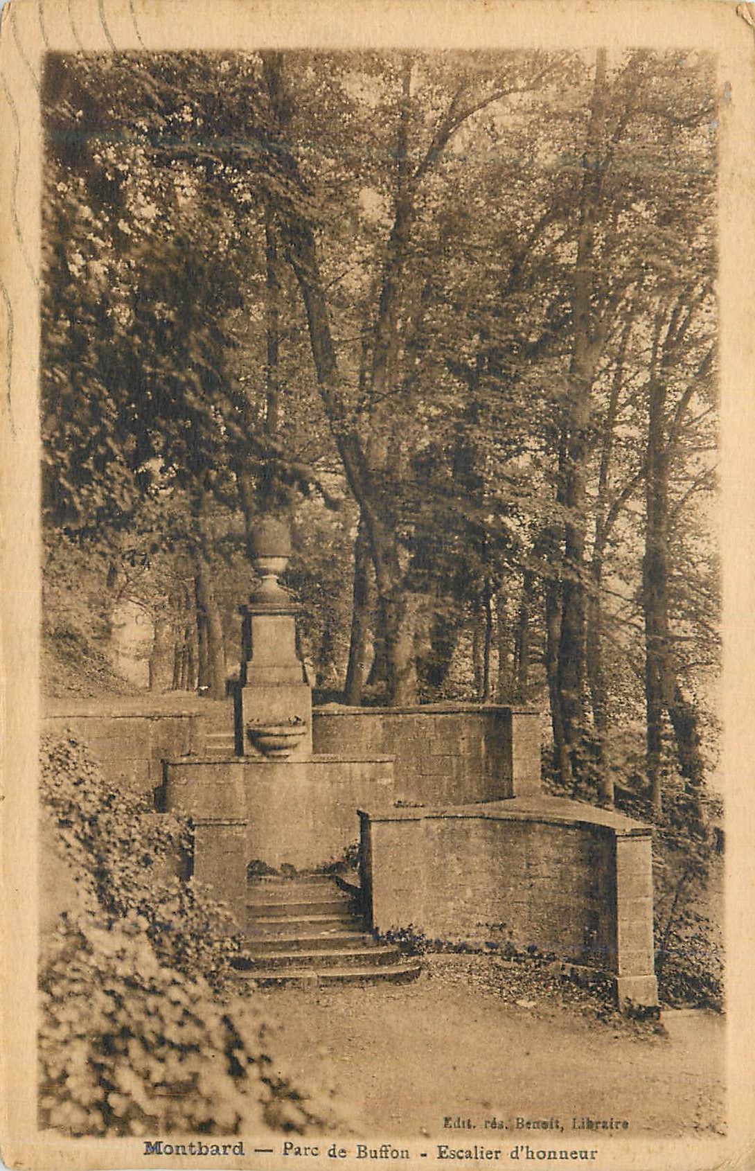 CPA Montbard Parc de Buffou Escalier d'Honneur