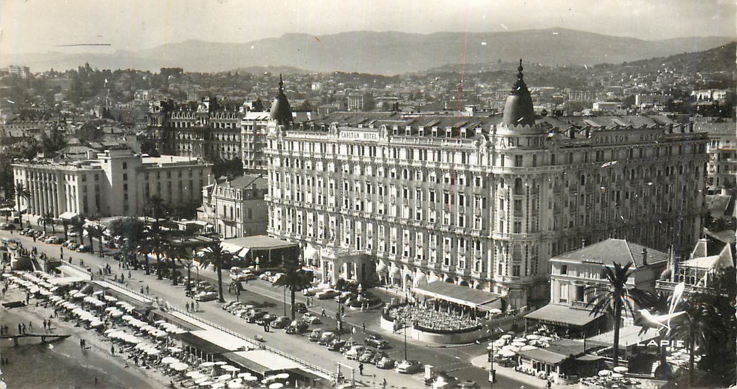 Hôtel Carlton à Cannes — vue aérienne — éditeur inconnu