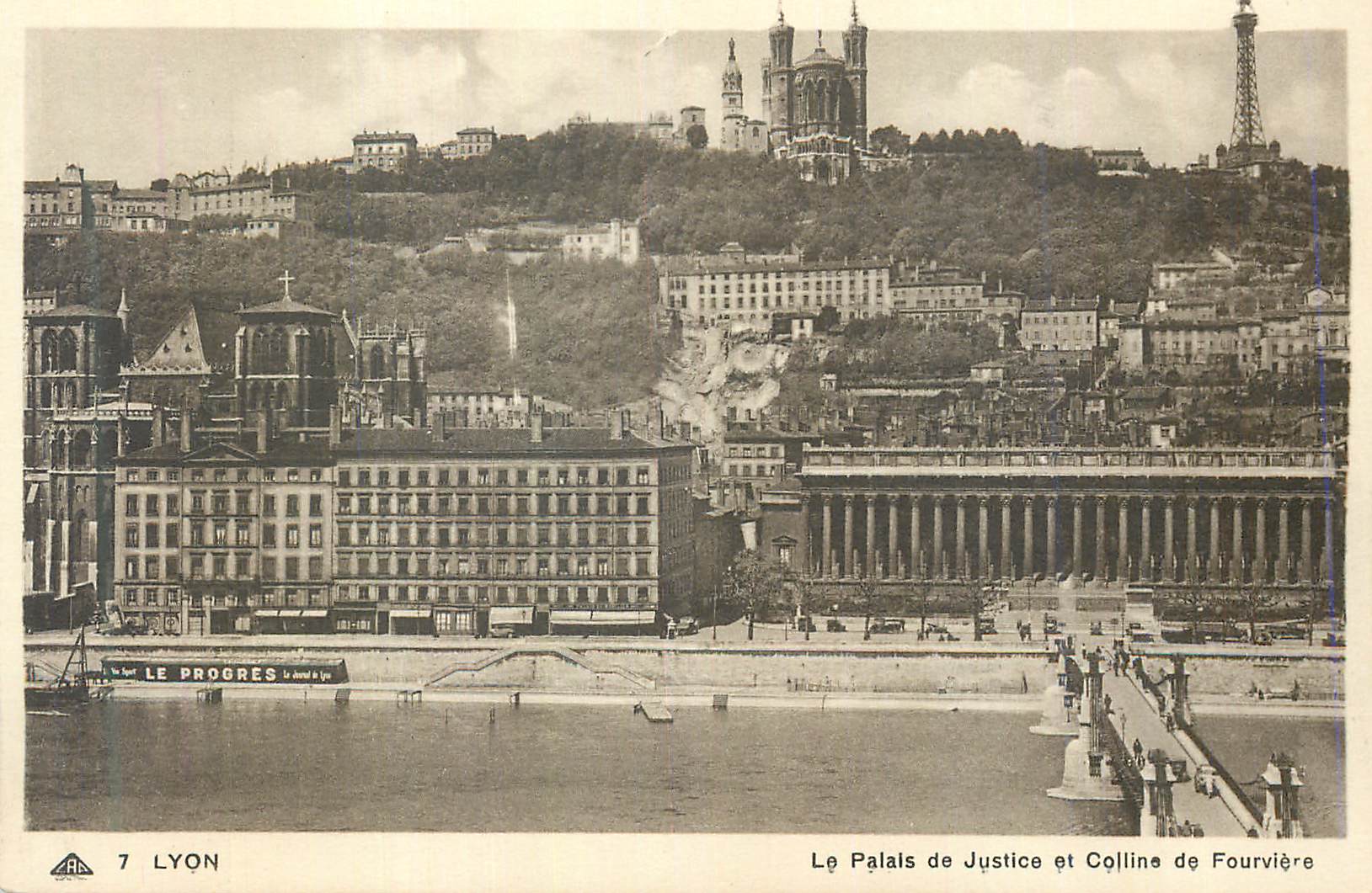 CPA Lyon Le Palais de Justice et Colline de Fourviere