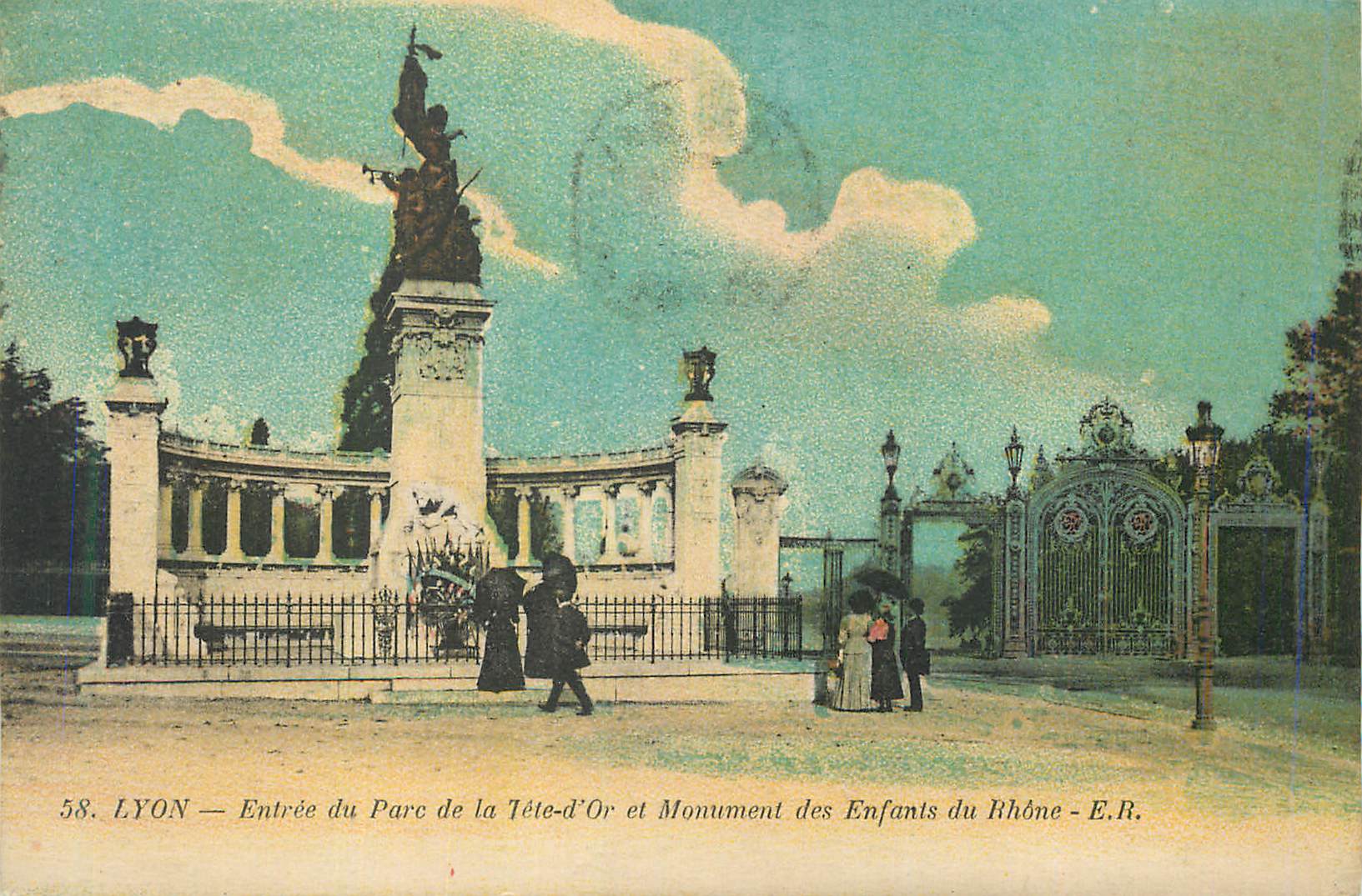 CPA Lyon Entree du Parc de la Tete d'Or et Monument des Enfants du Rhone