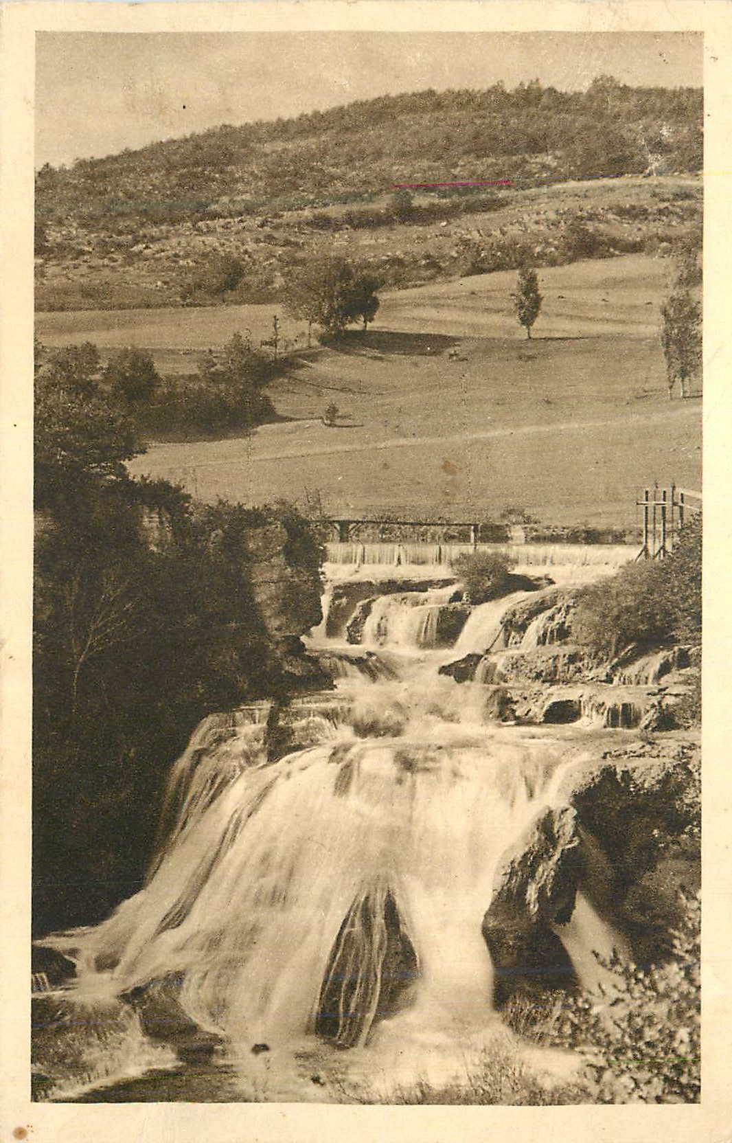 CPA Environs d'Oyonnax Cascade d'Arfontaine (10 metres)