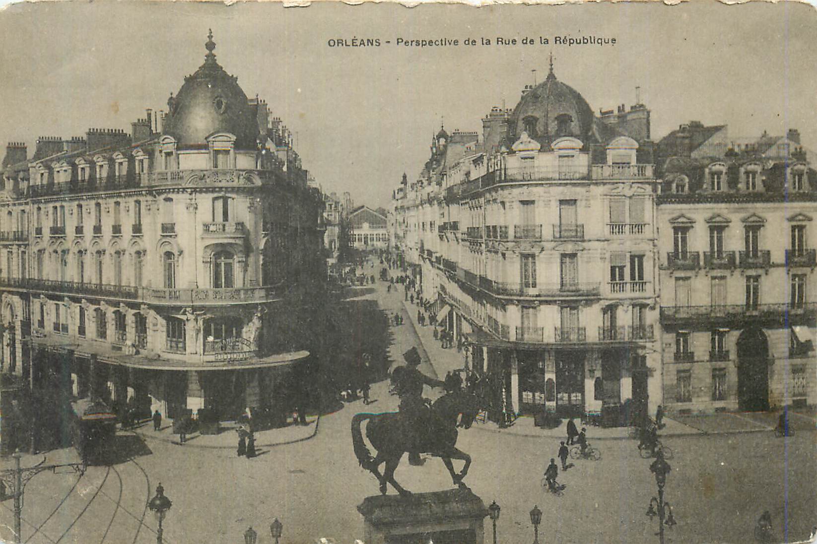 CPA Orleans Perspective de la Rue de la Republique Tramway