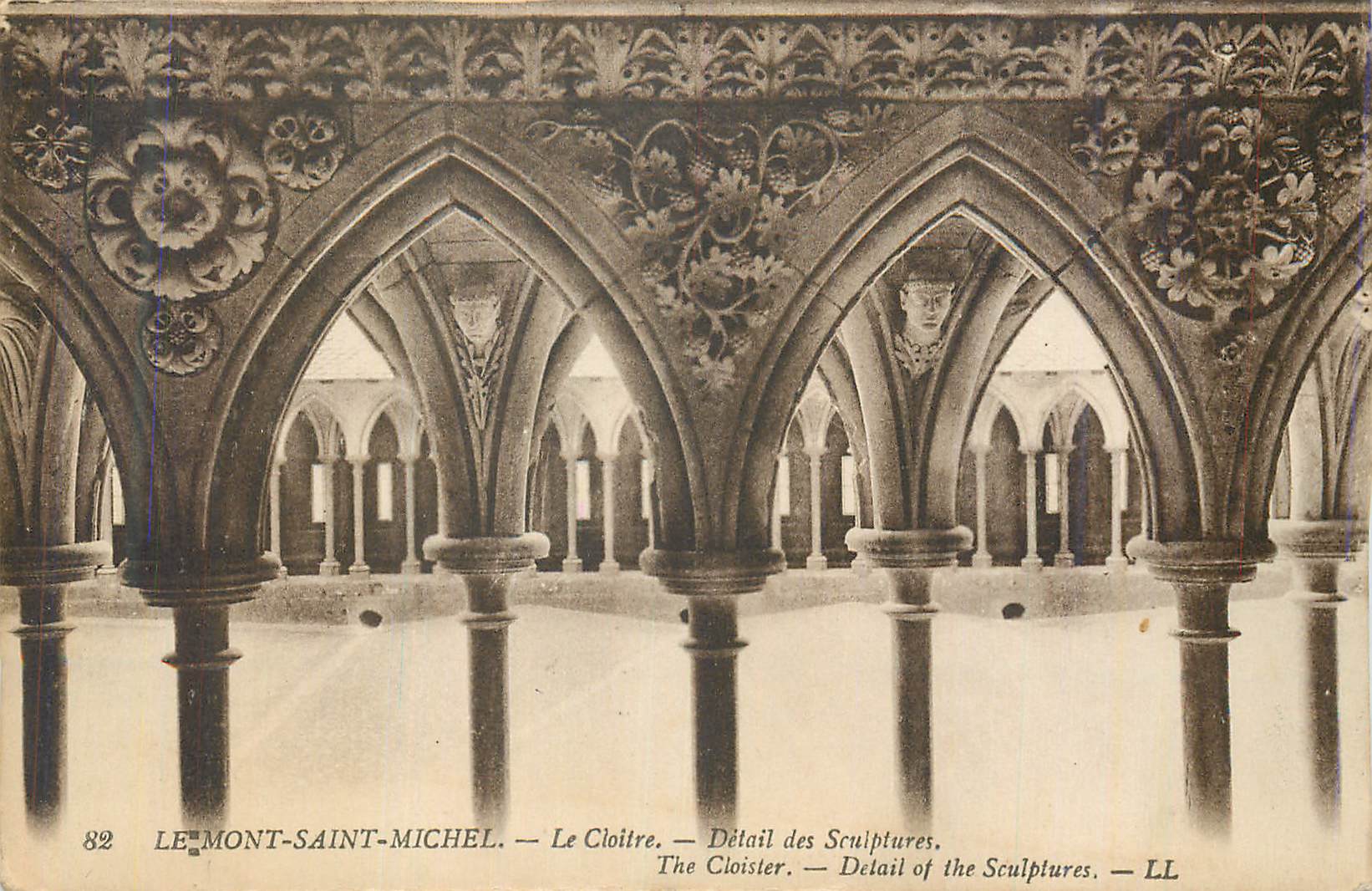 Le Mont-Saint-Michel — Le Cloître — Détail des Sculptures
