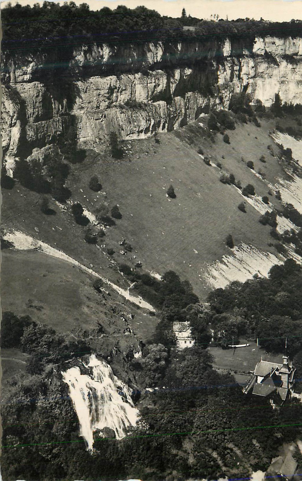 Cascade de la Vallée — vue panoramique — éditeur non identifié
