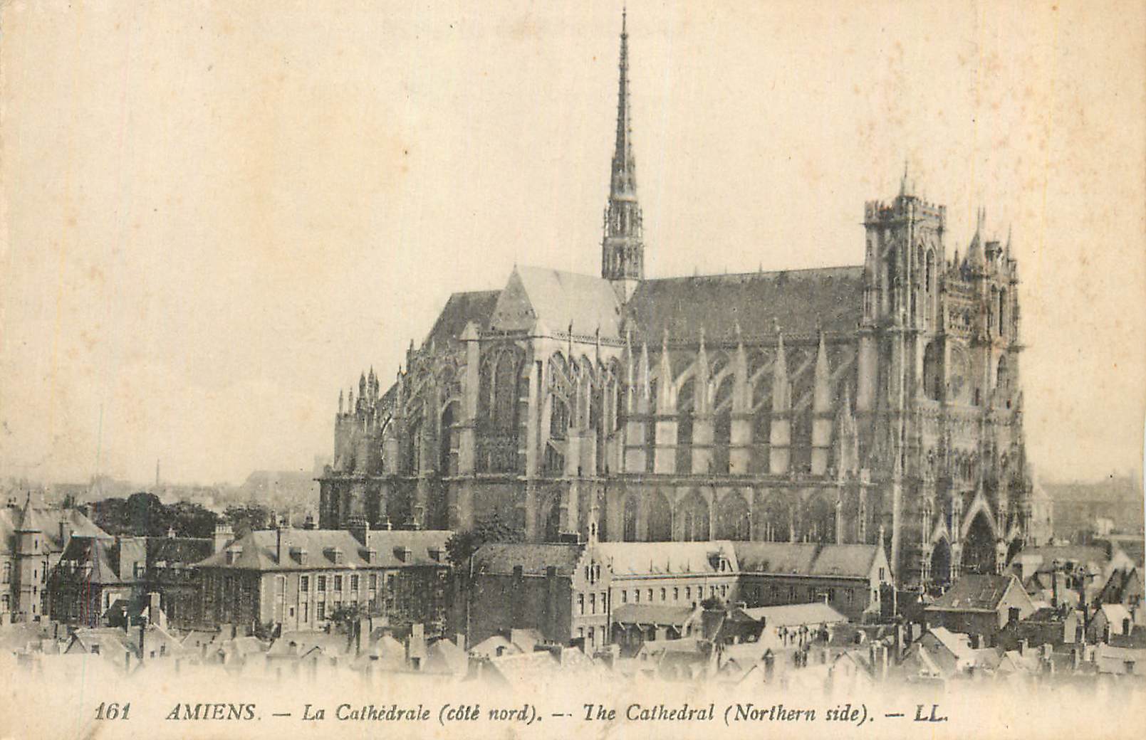 CPA Amiens La Cathedrale (Cote Nord)