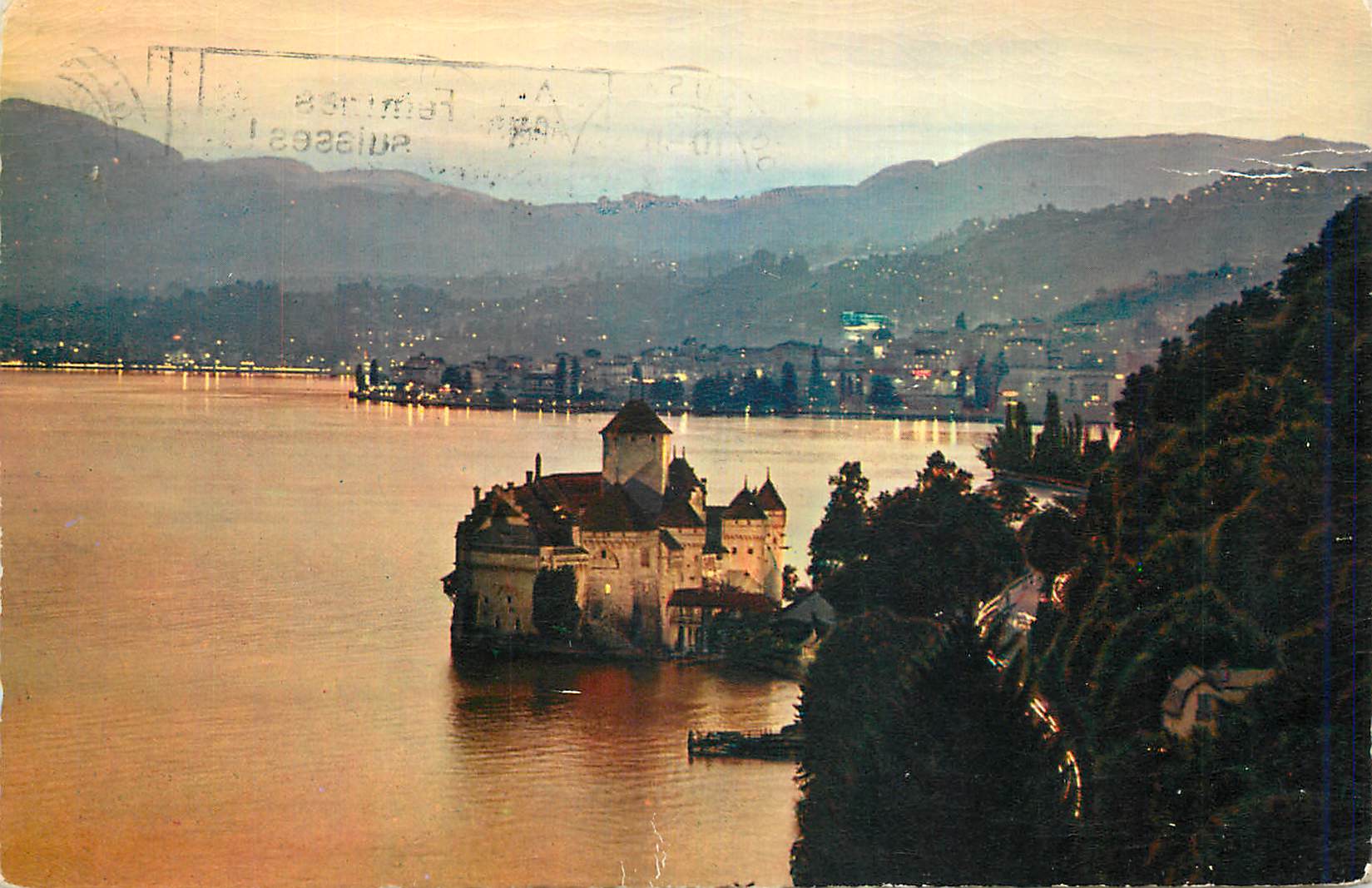 CPA Montreux Le Chateaux de Chillon et la Ville au Crepuscule