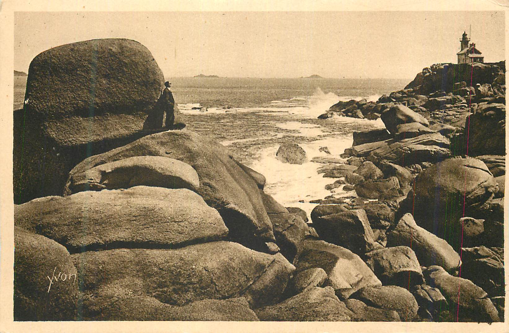 Phare de la Pointe de la Torche — Roches et mer — Yvon, n°17