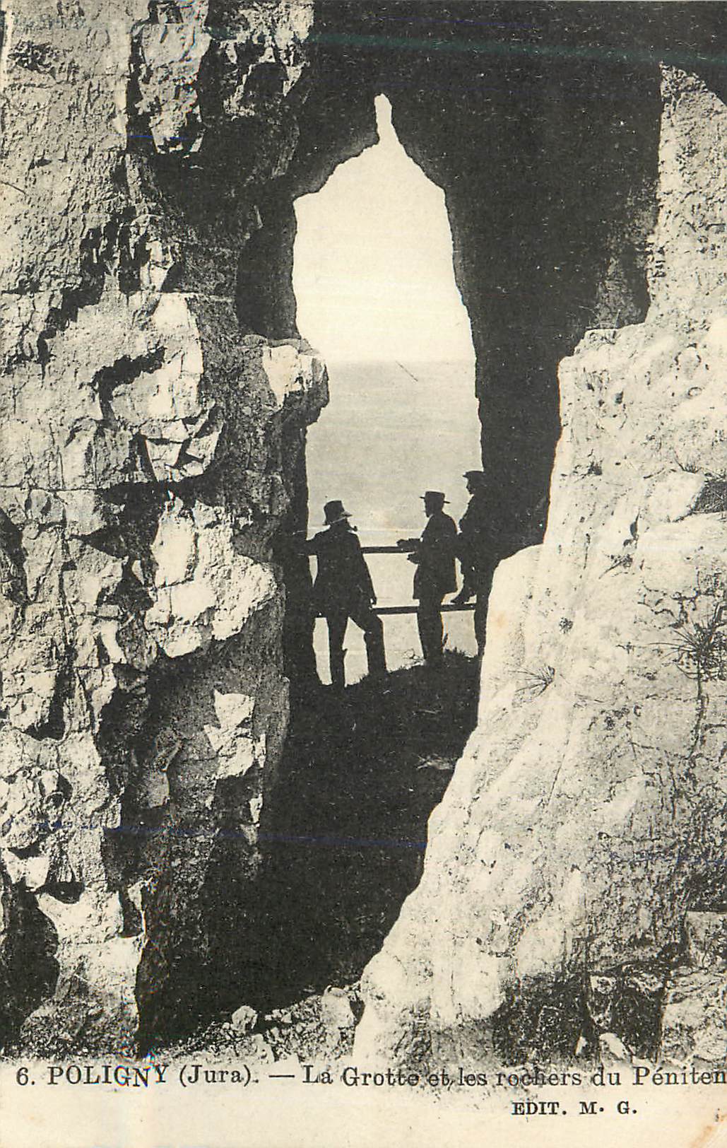 CPA Poligny (Jura) La Grotte et les Roches du Peniten