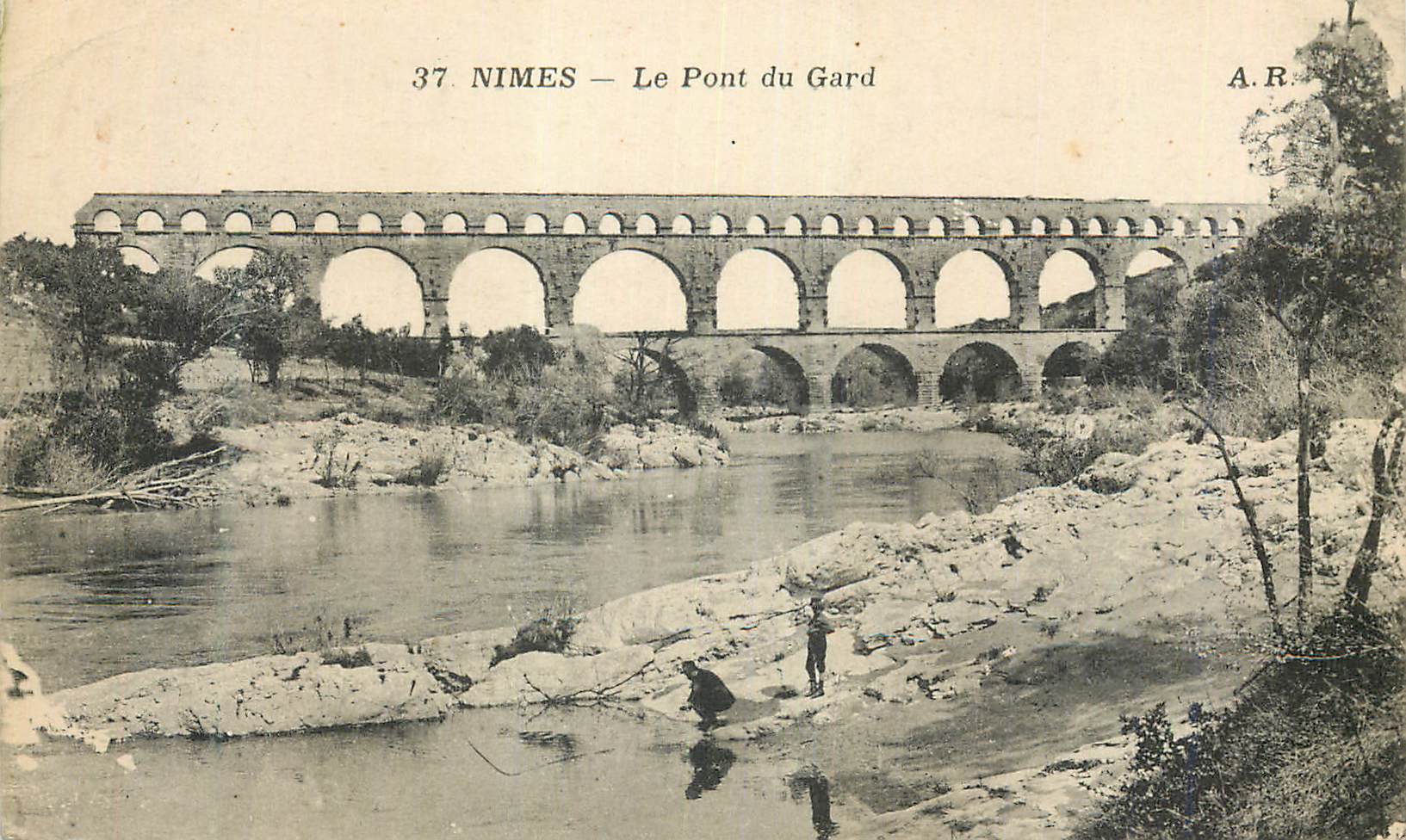 CPA Nimes Le Pont du Gard