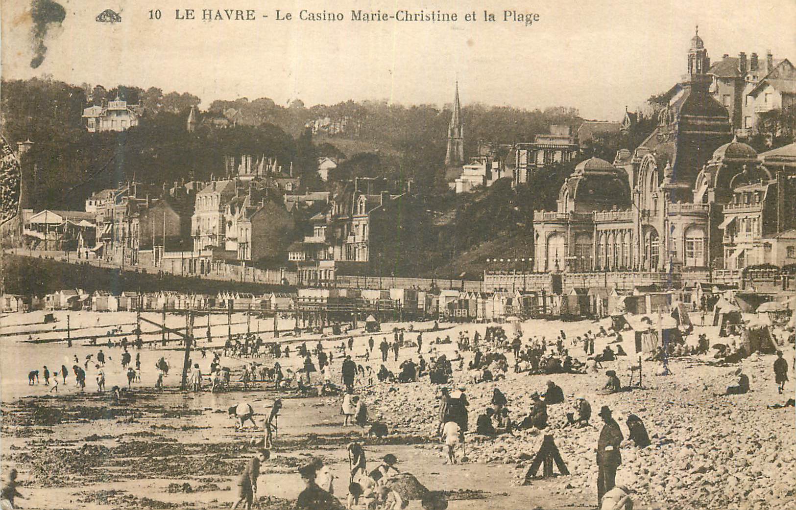 CPA Le Havre Le Casino Marie Christine et la Plage
