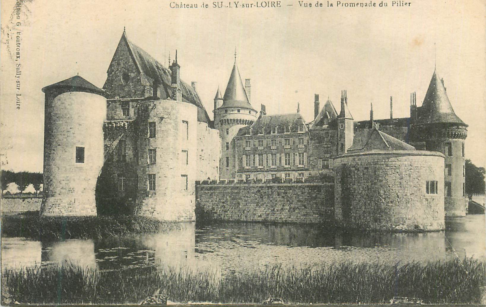 CPA Chateau de Sully sur Loire Vue de la Promenade du Pilier
