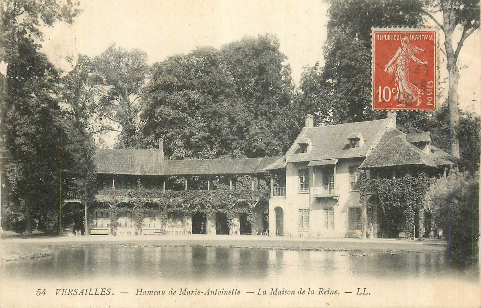 CPA Versailles Hameau de Marie Antoinette La Maison de la Reine