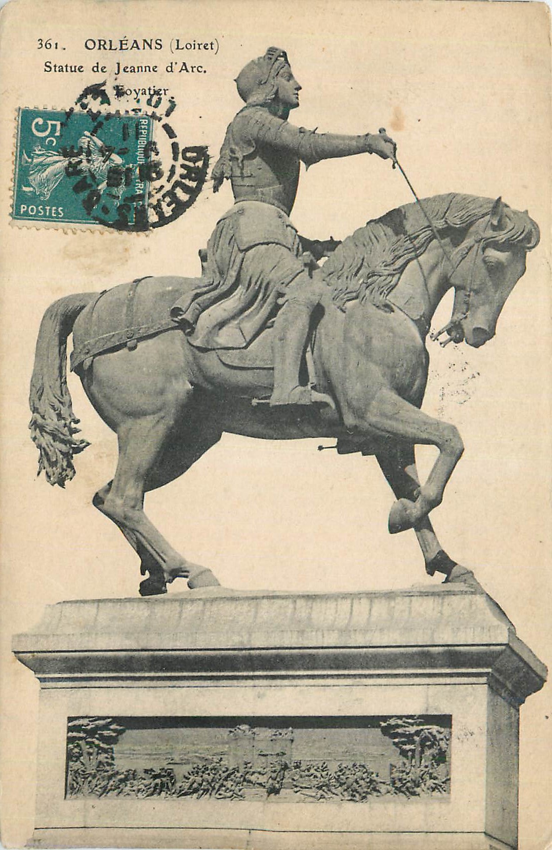 CPA Orleans (Loiret) Statue de Jeanne d'Arc
