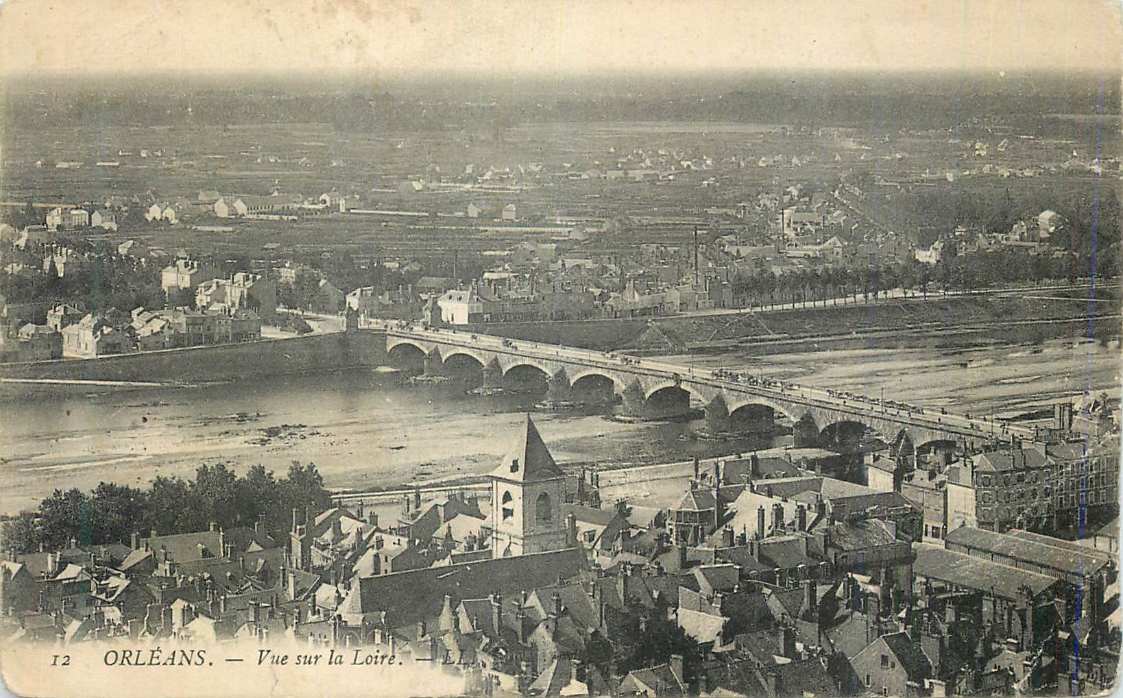 CPA Orleans Vue sur la Loire