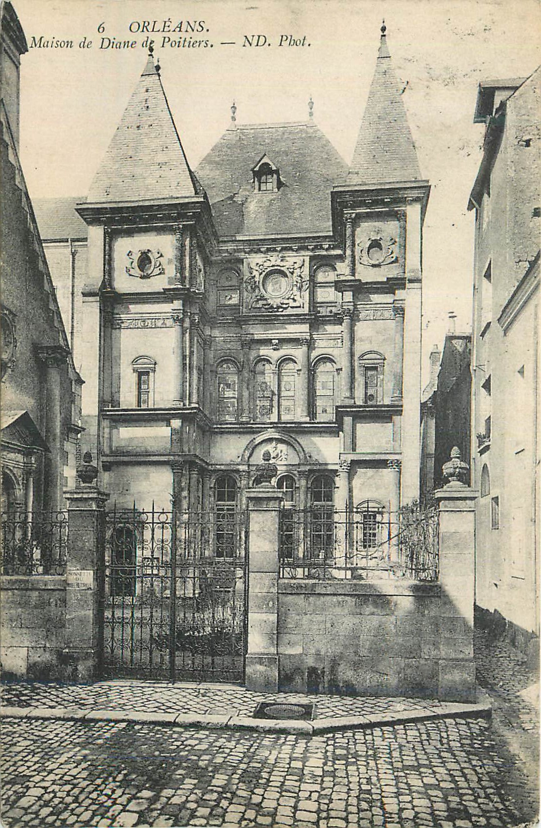 CPA Orleans Maison de Diane de Poitiers